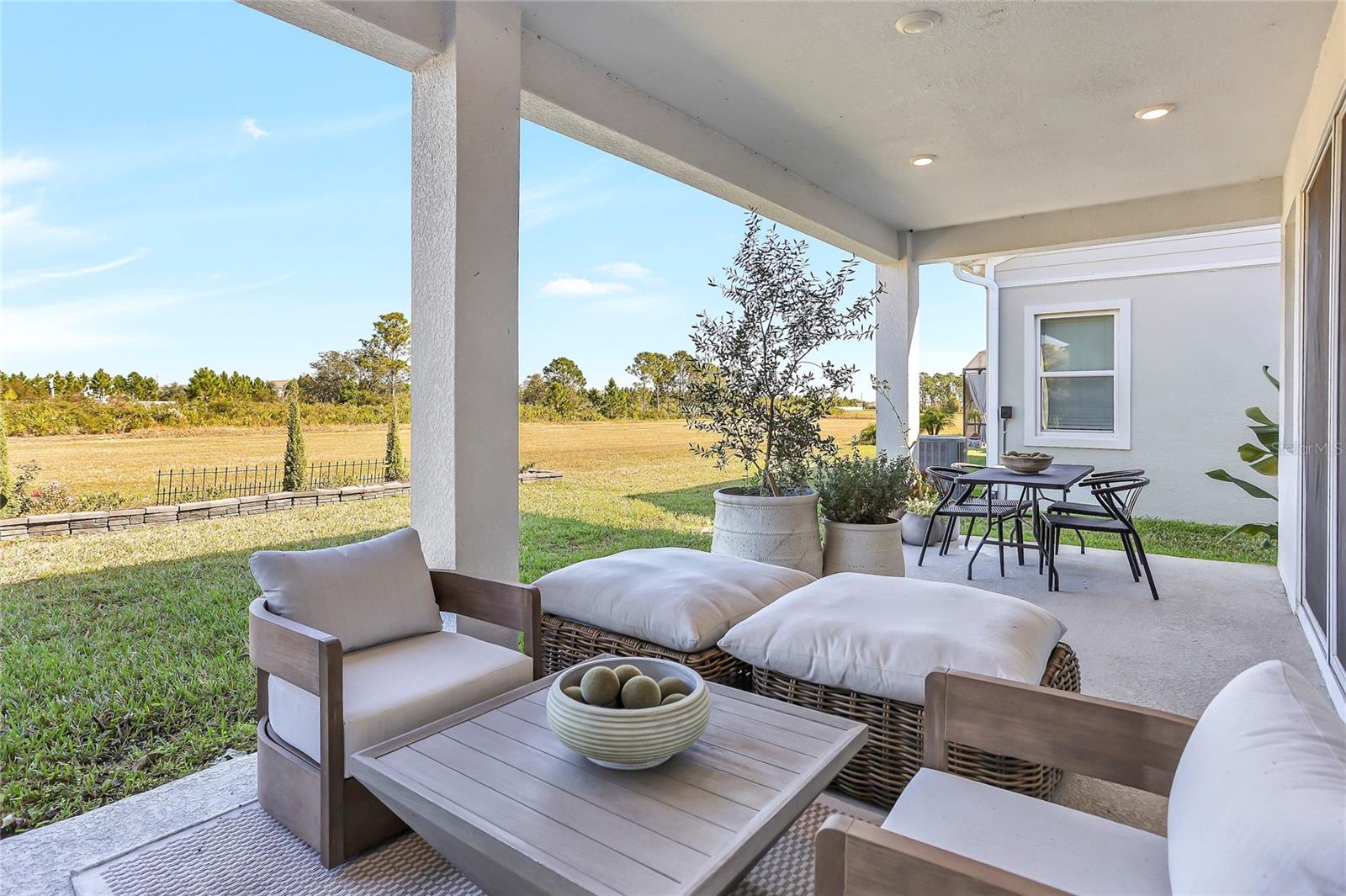 Image 38 of 60 For 18907 Rawson Street