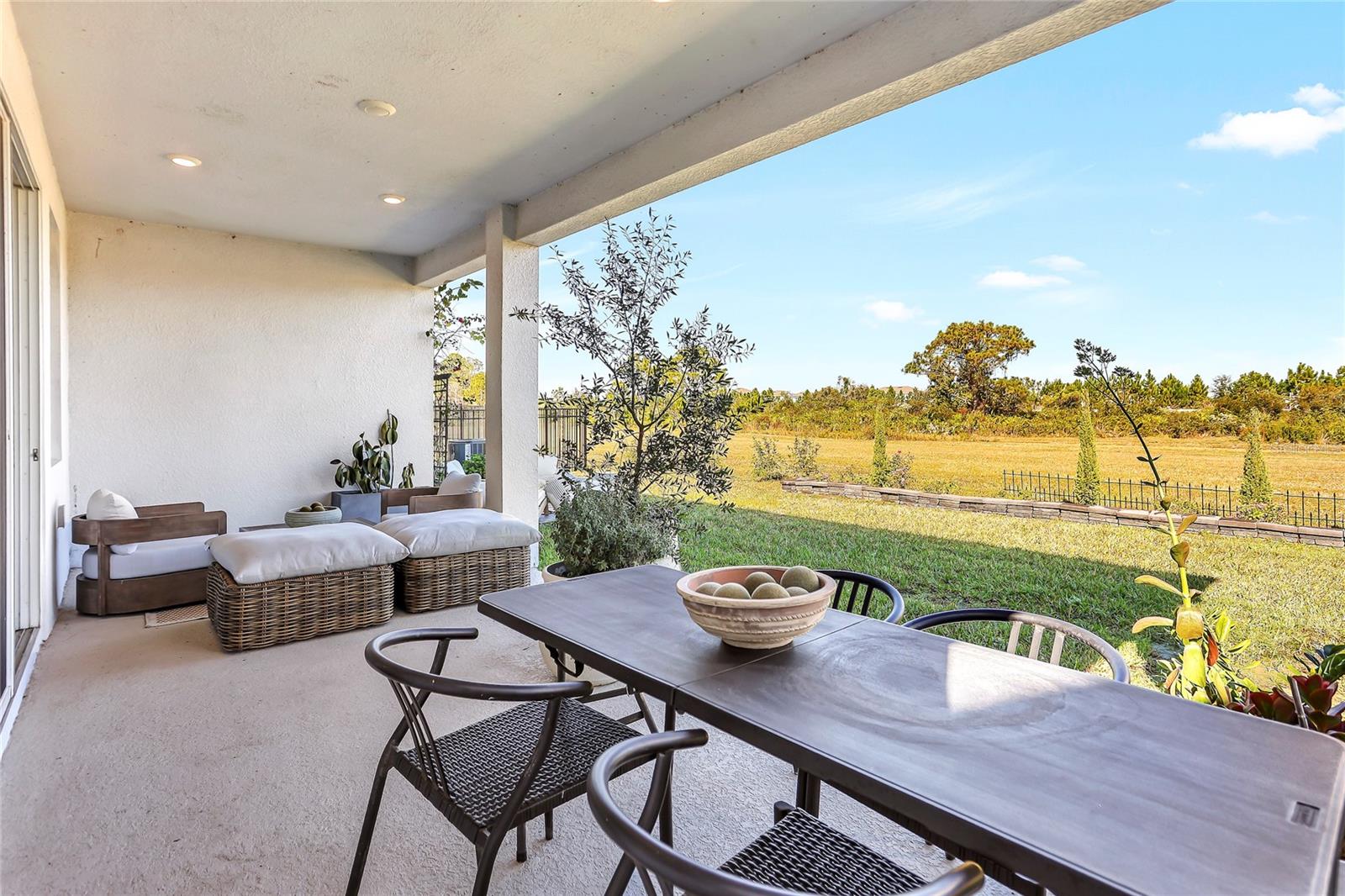 Image 39 of 60 For 18907 Rawson Street