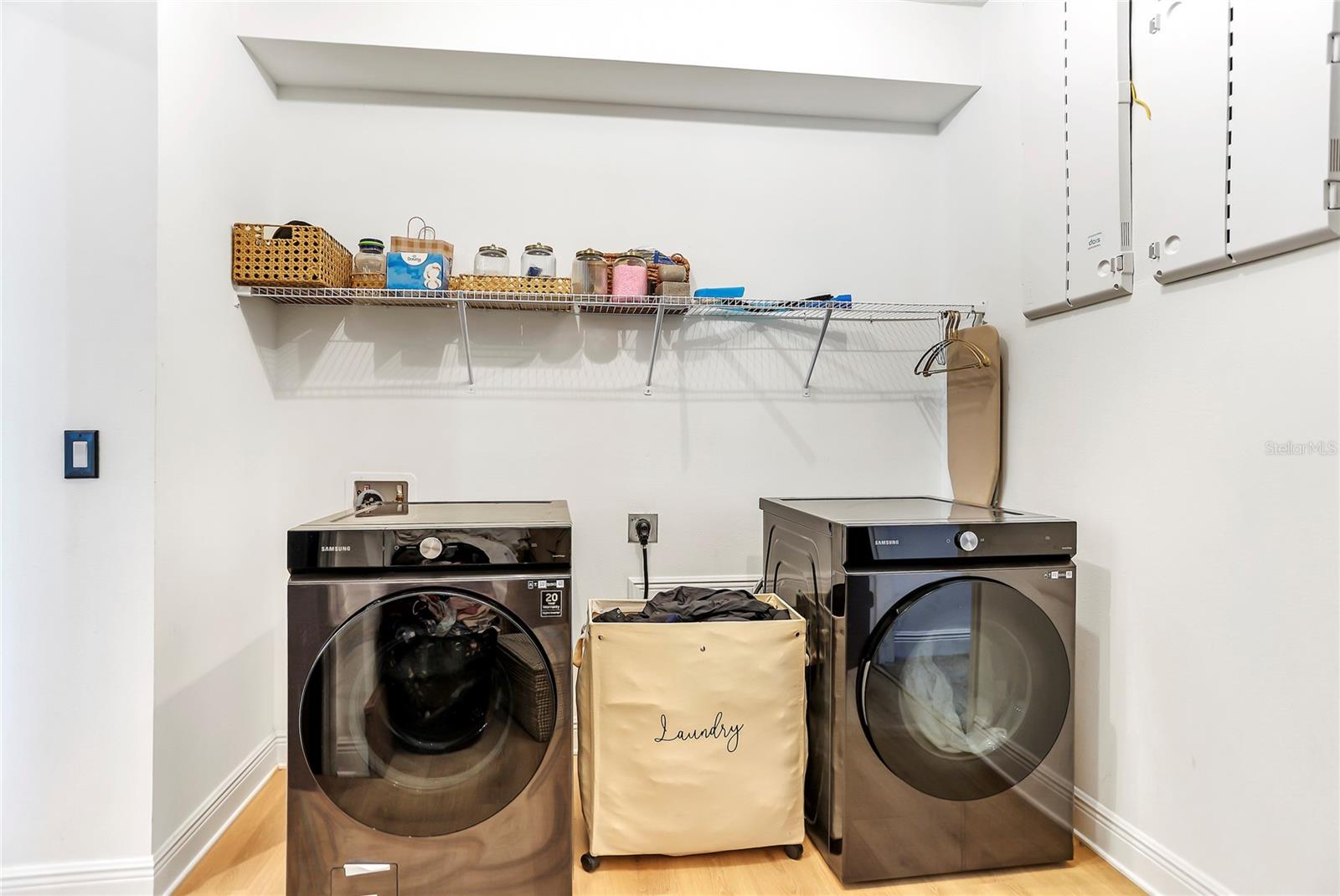 Image 41 of 60 For 18907 Rawson Street