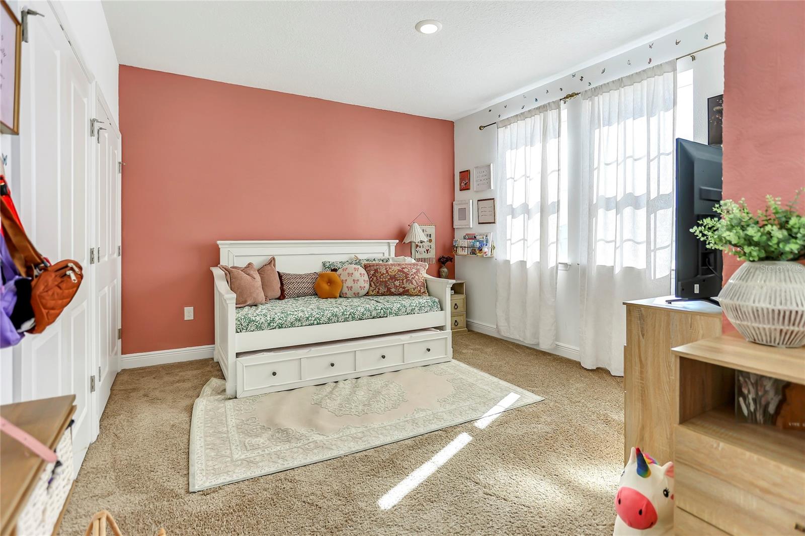 Image 43 of 60 For 18907 Rawson Street