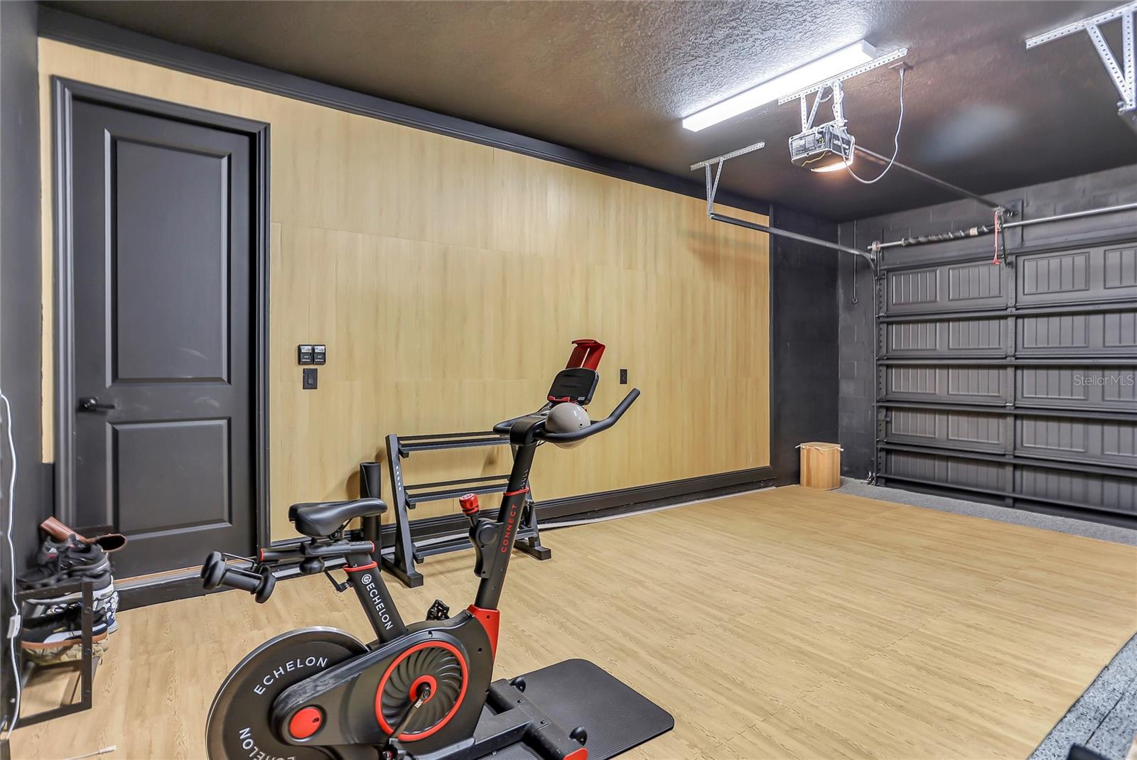 Image 46 of 60 For 18907 Rawson Street