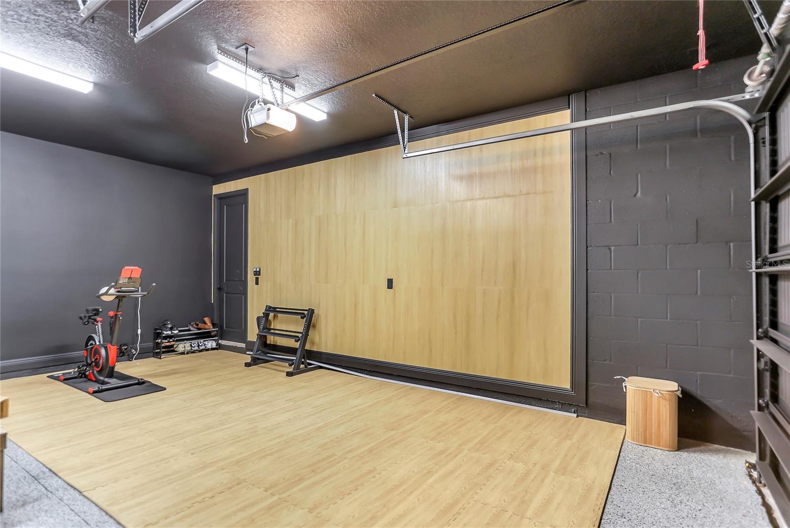 Image 48 of 60 For 18907 Rawson Street