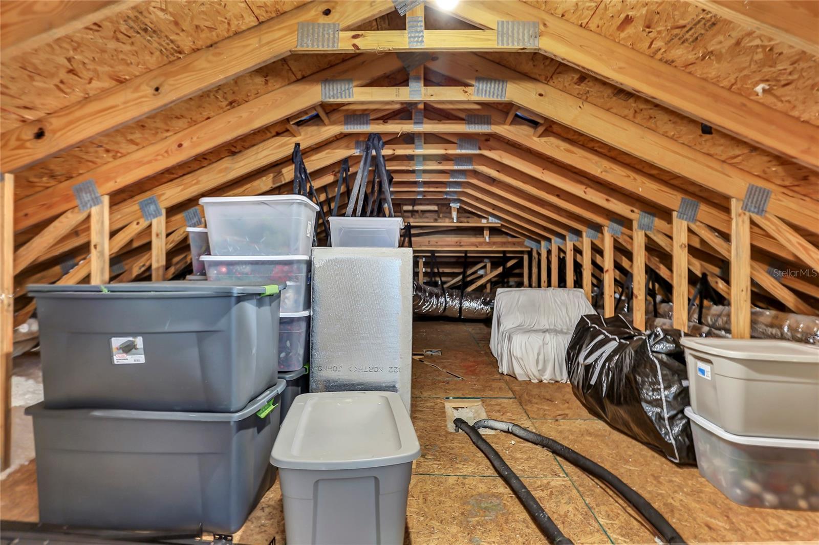 Image 53 of 60 For 18907 Rawson Street