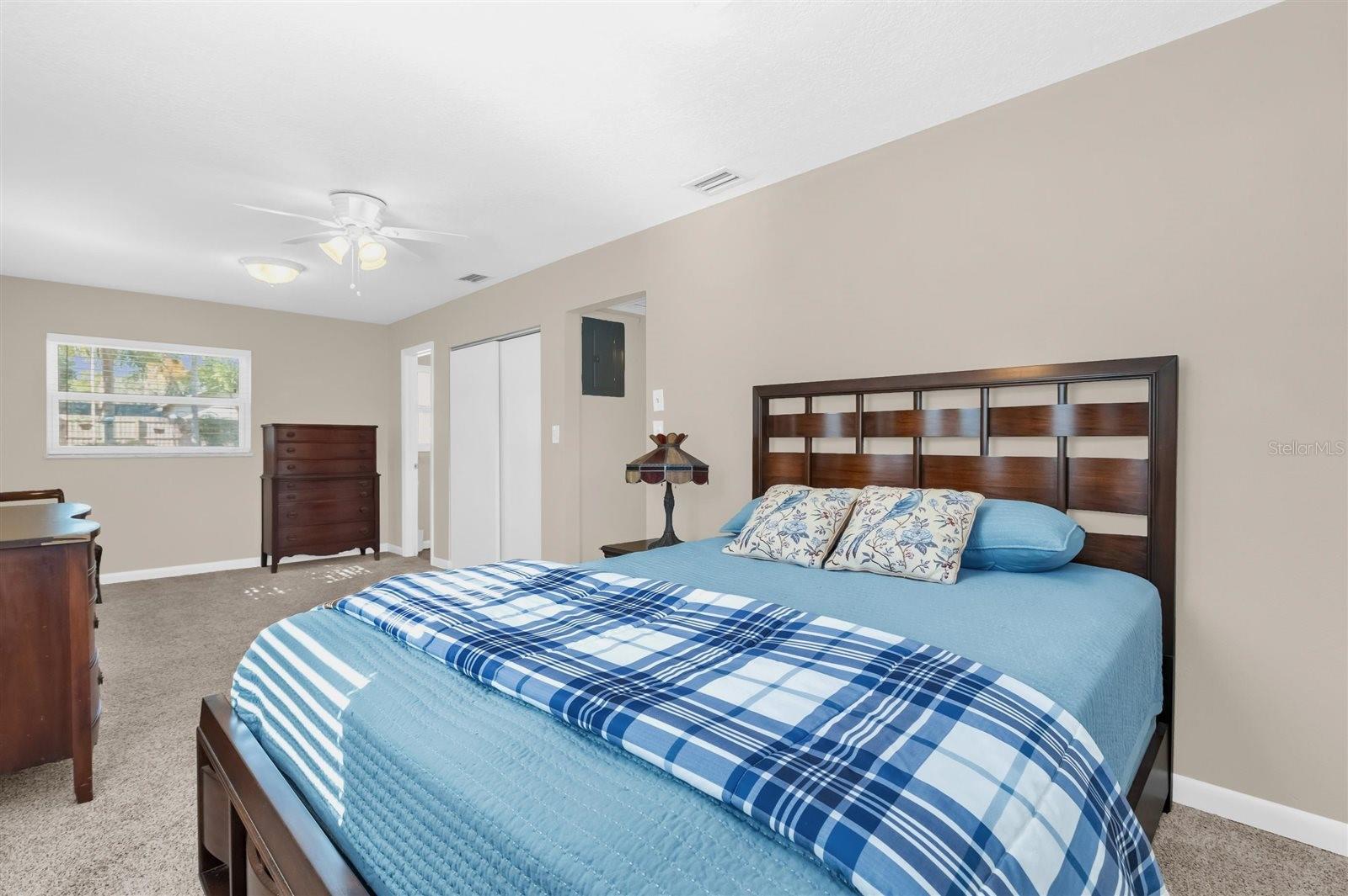 Image 10 of 30 For 106 Oak Street