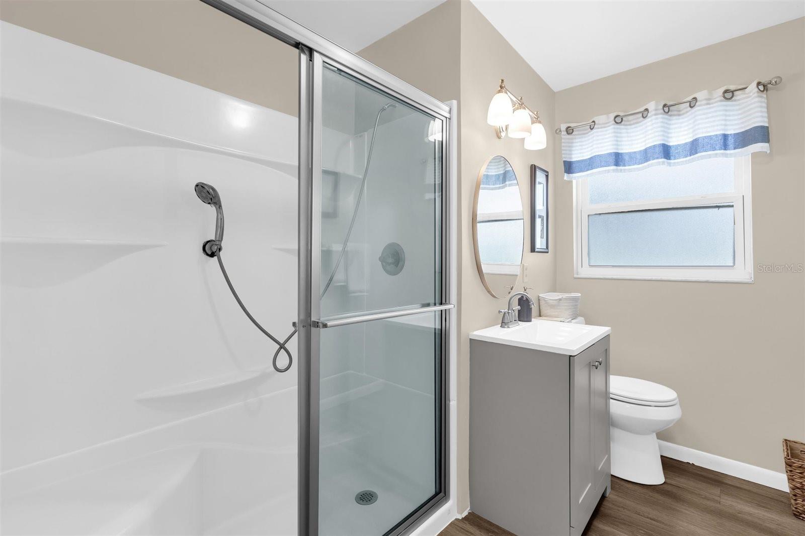 Image 16 of 30 For 106 Oak Street