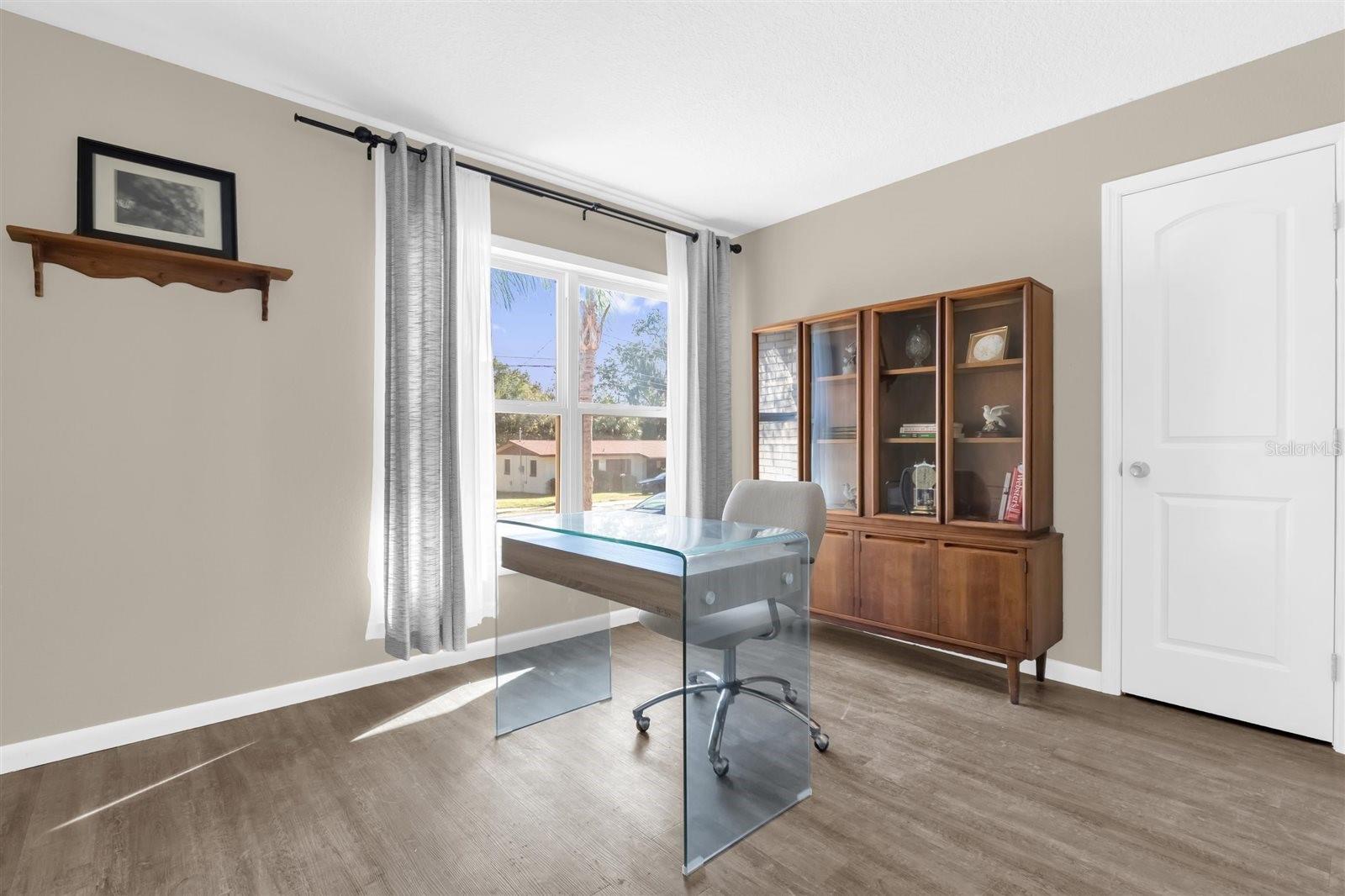 Image 17 of 30 For 106 Oak Street