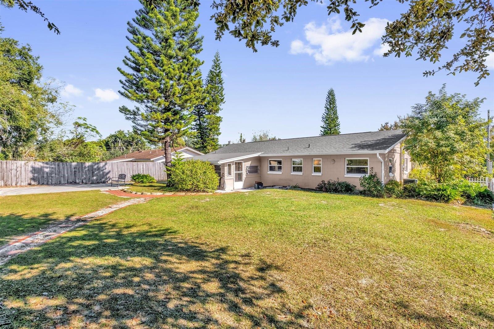 Image 23 of 30 For 106 Oak Street