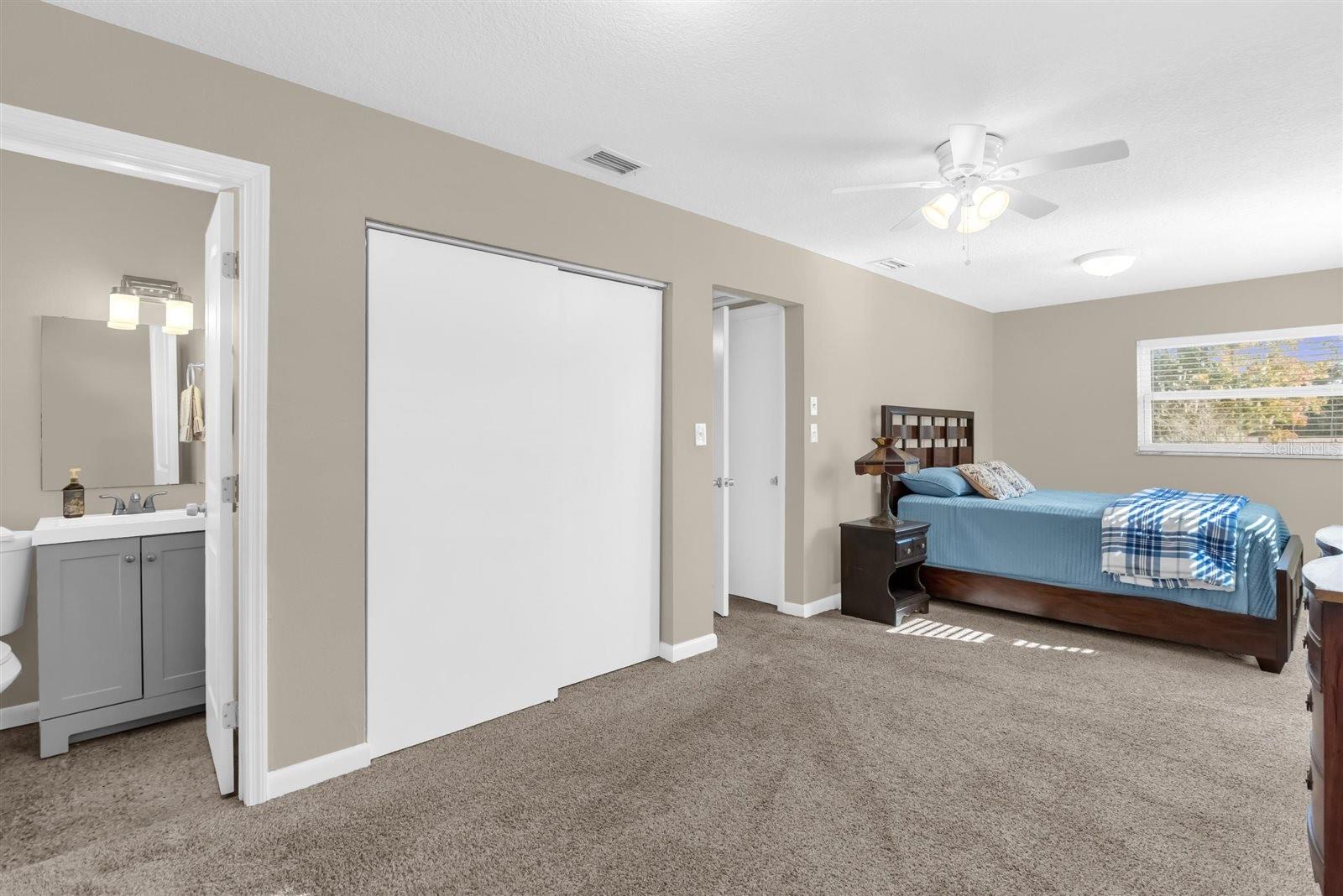 Image 9 of 30 For 106 Oak Street