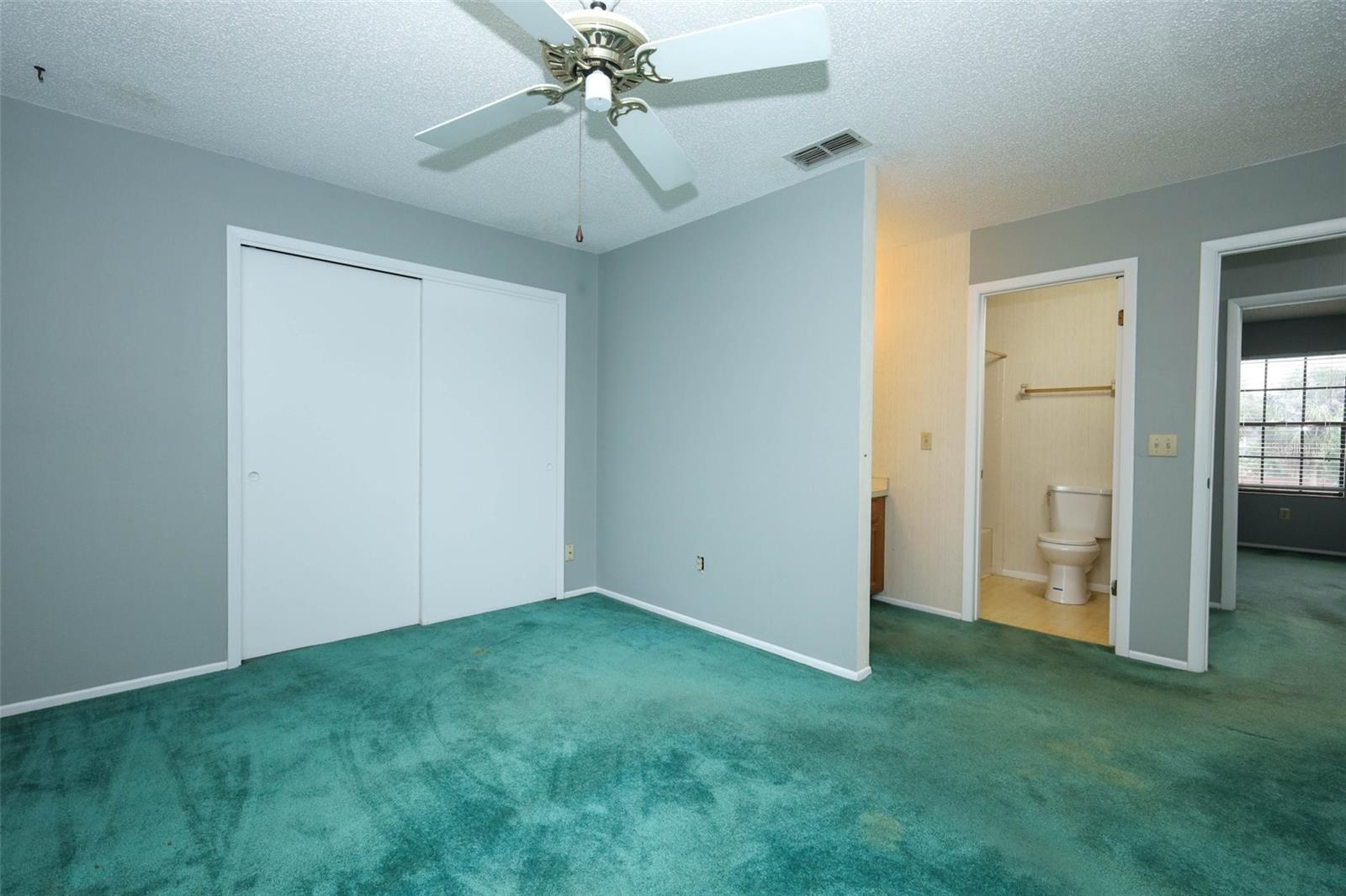 Image 18 of 54 For 982 Congress Court