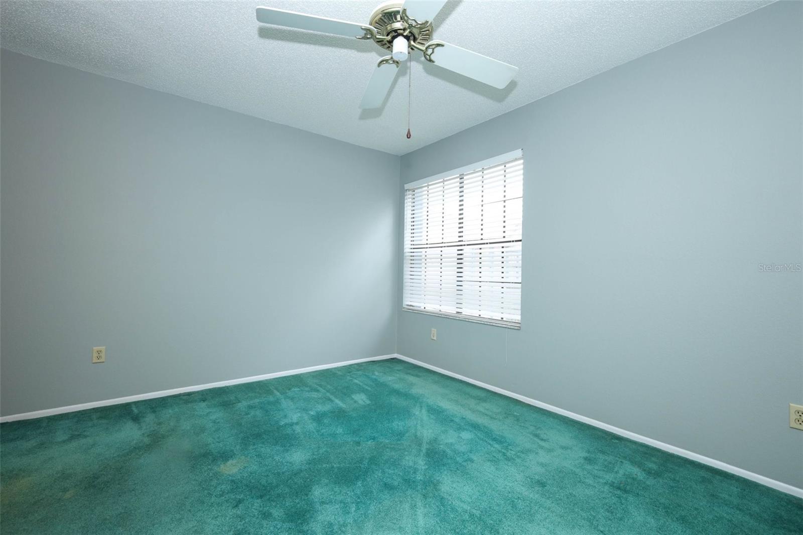 Image 20 of 54 For 982 Congress Court