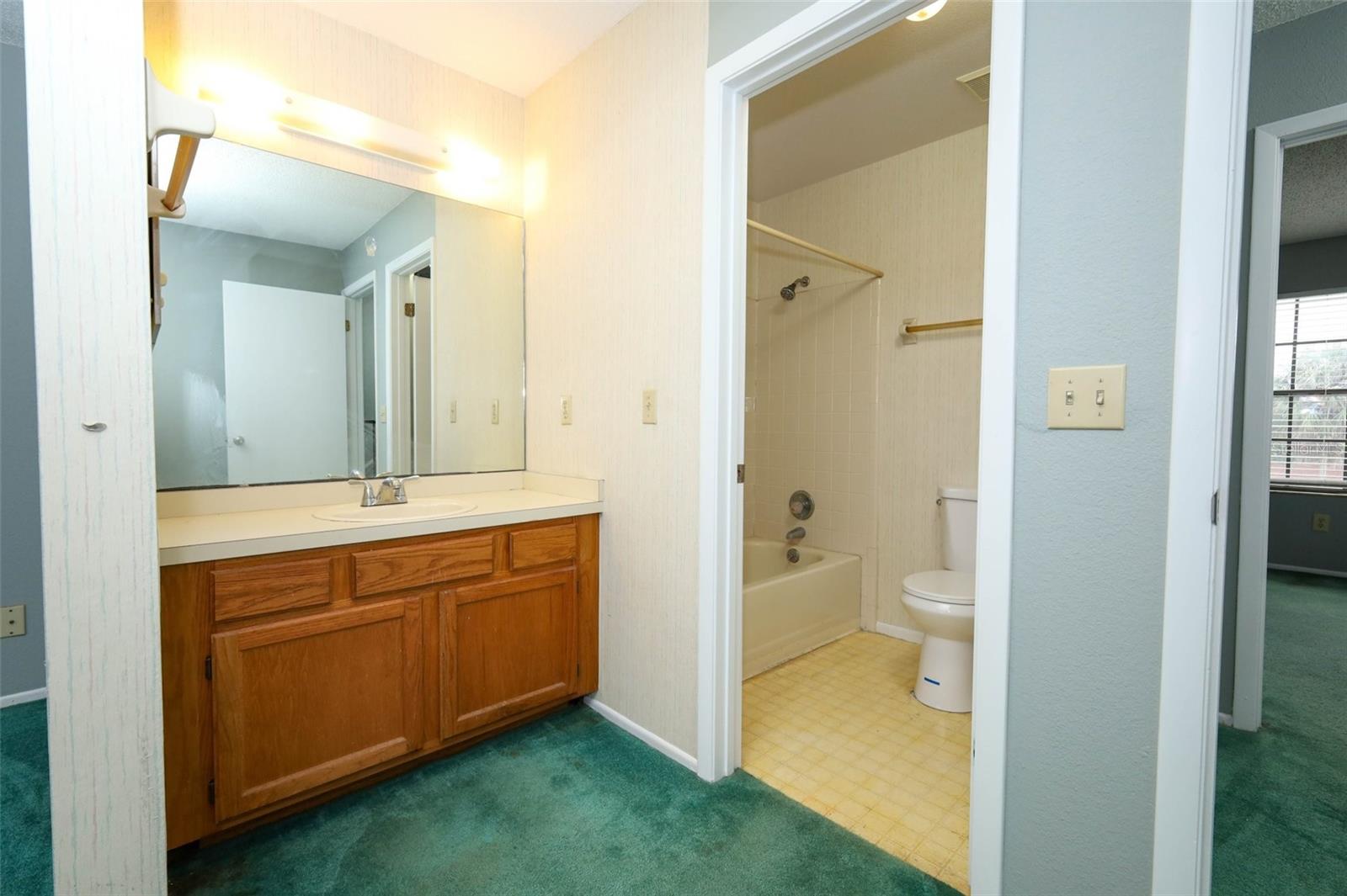 Image 22 of 54 For 982 Congress Court