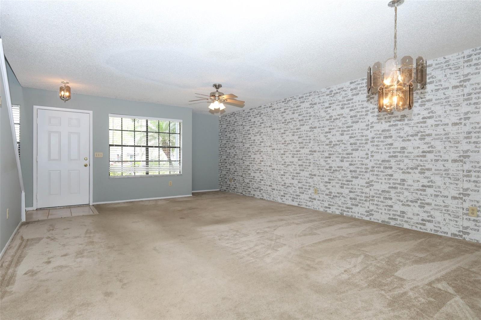 Image 4 of 54 For 982 Congress Court