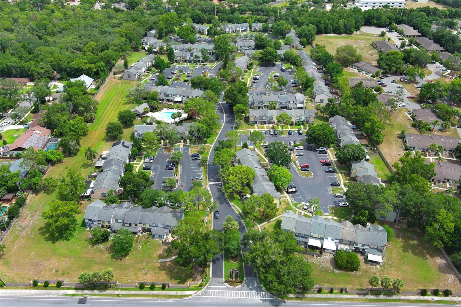 Image 47 of 54 For 982 Congress Court