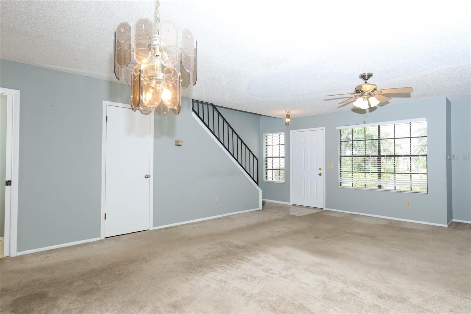 Image 5 of 54 For 982 Congress Court