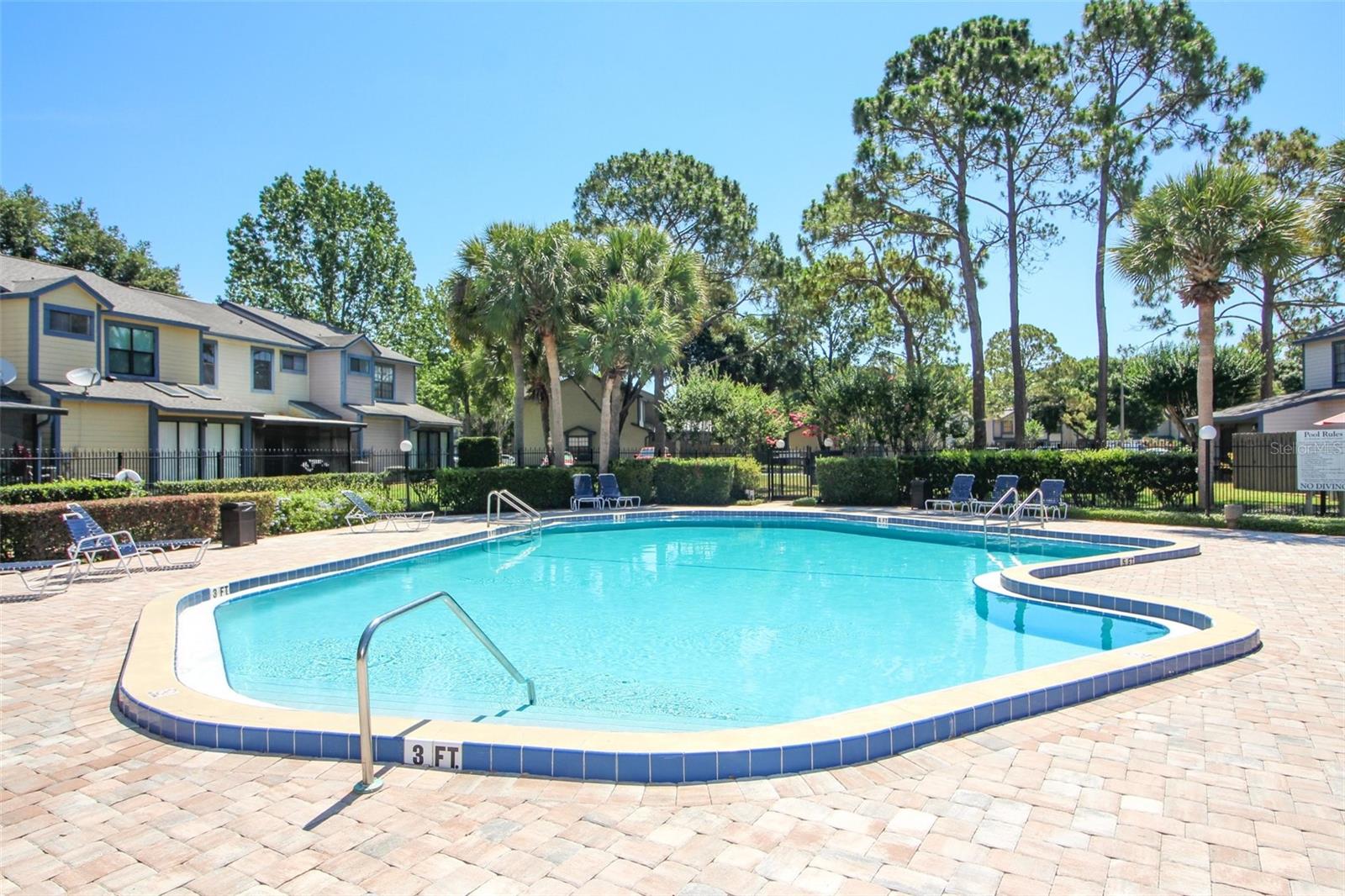 Image 51 of 54 For 982 Congress Court