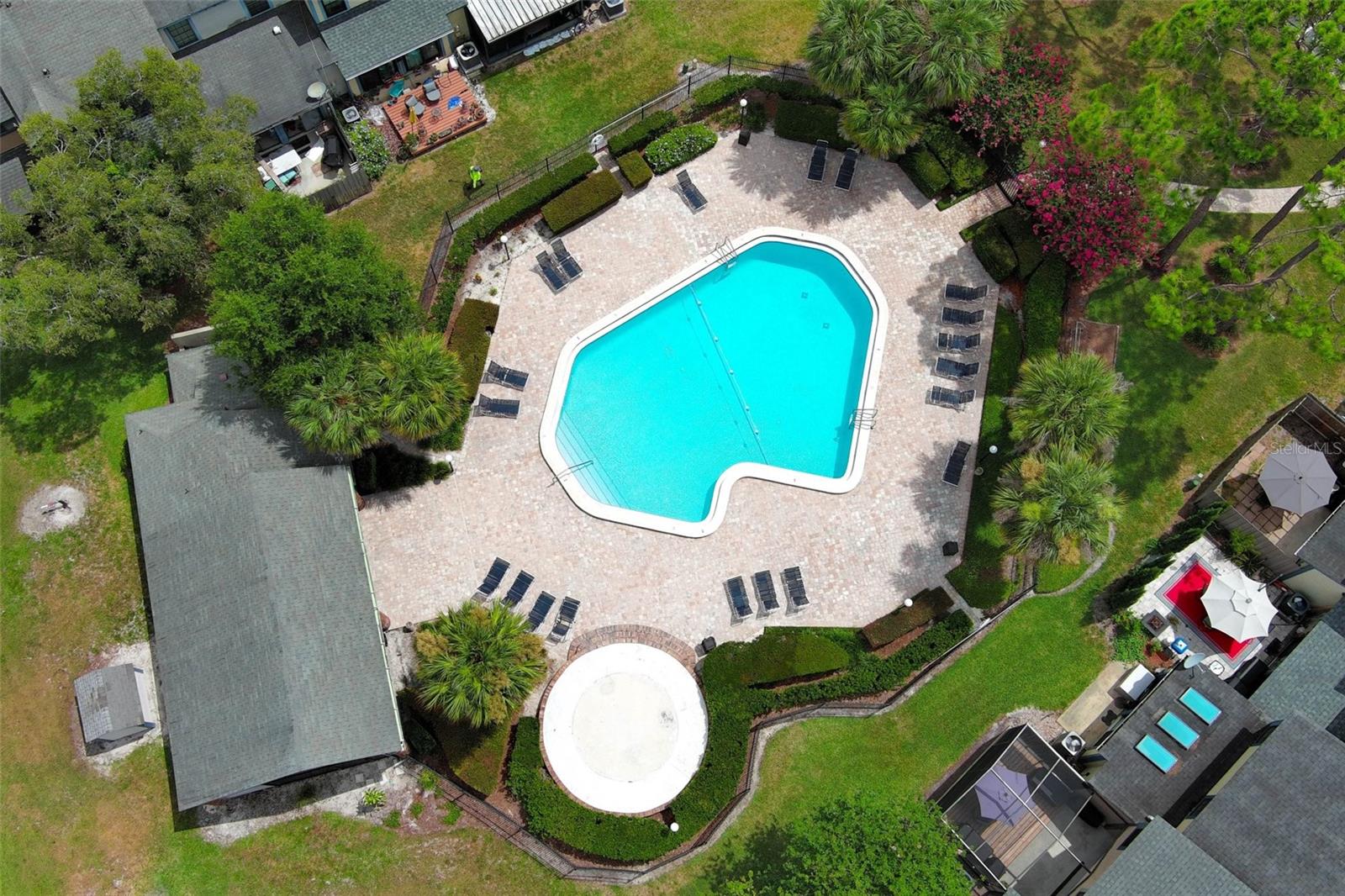 Image 53 of 54 For 982 Congress Court