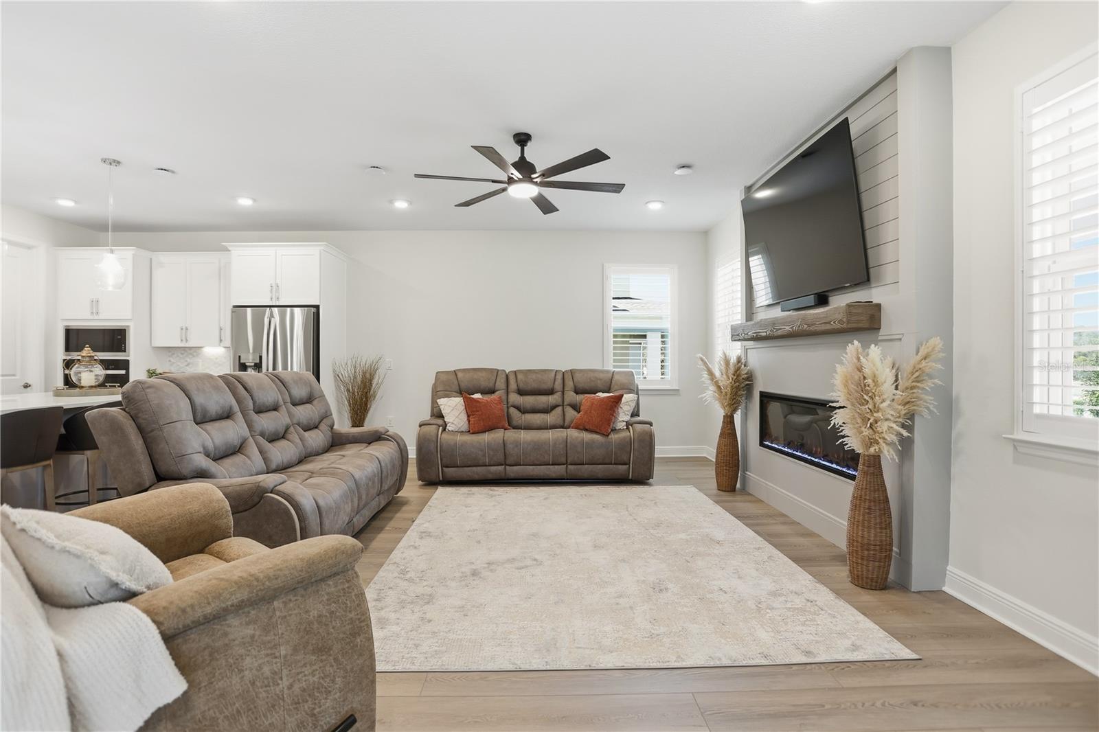 Image 18 of 52 For 2985 Water Clover Court