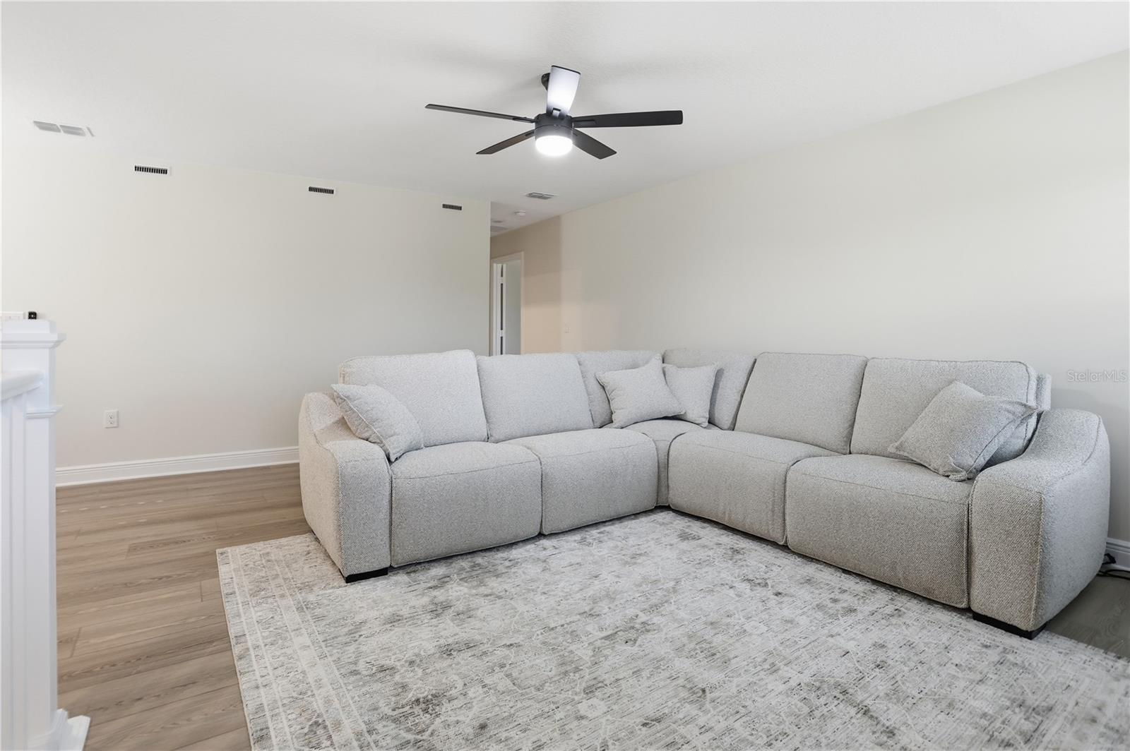 Image 24 of 52 For 2985 Water Clover Court