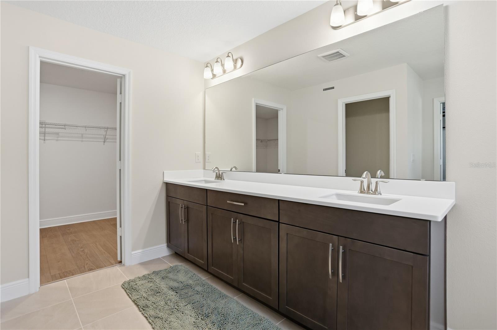 Image 30 of 52 For 2985 Water Clover Court