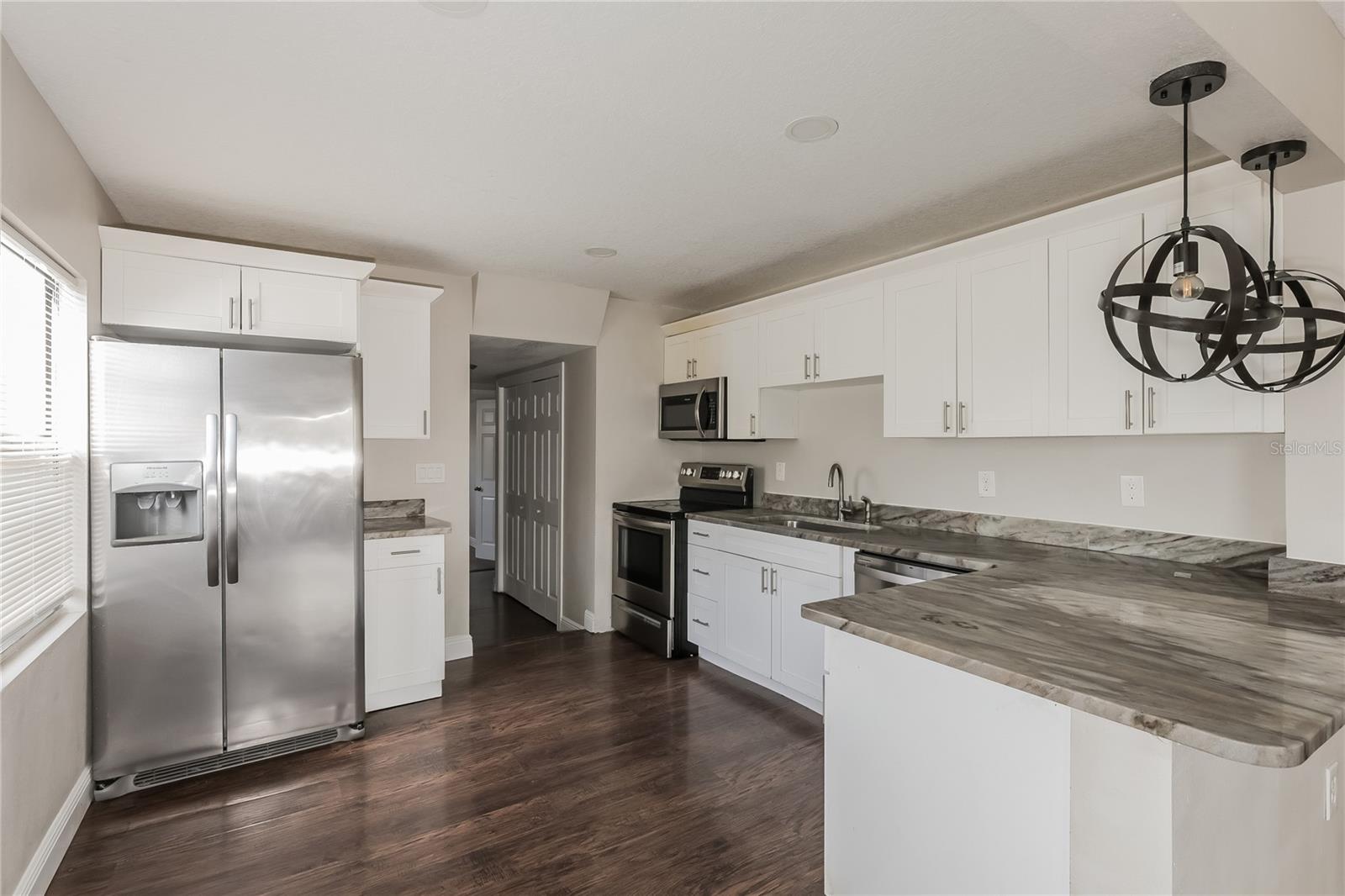 Image 5 of 16 For 4917 Emerson Avenue S