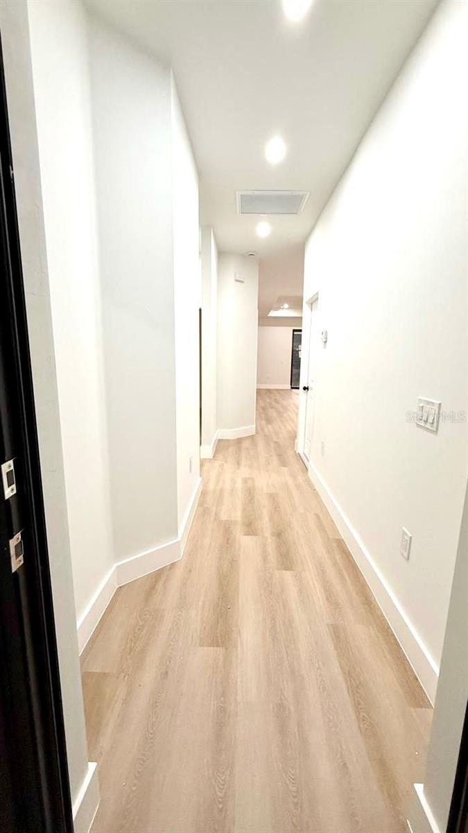 Image 17 of 39 For 1043 Albany Avenue