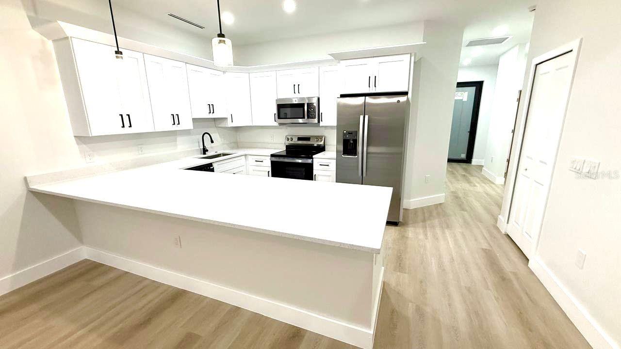 Image 20 of 39 For 1043 Albany Avenue