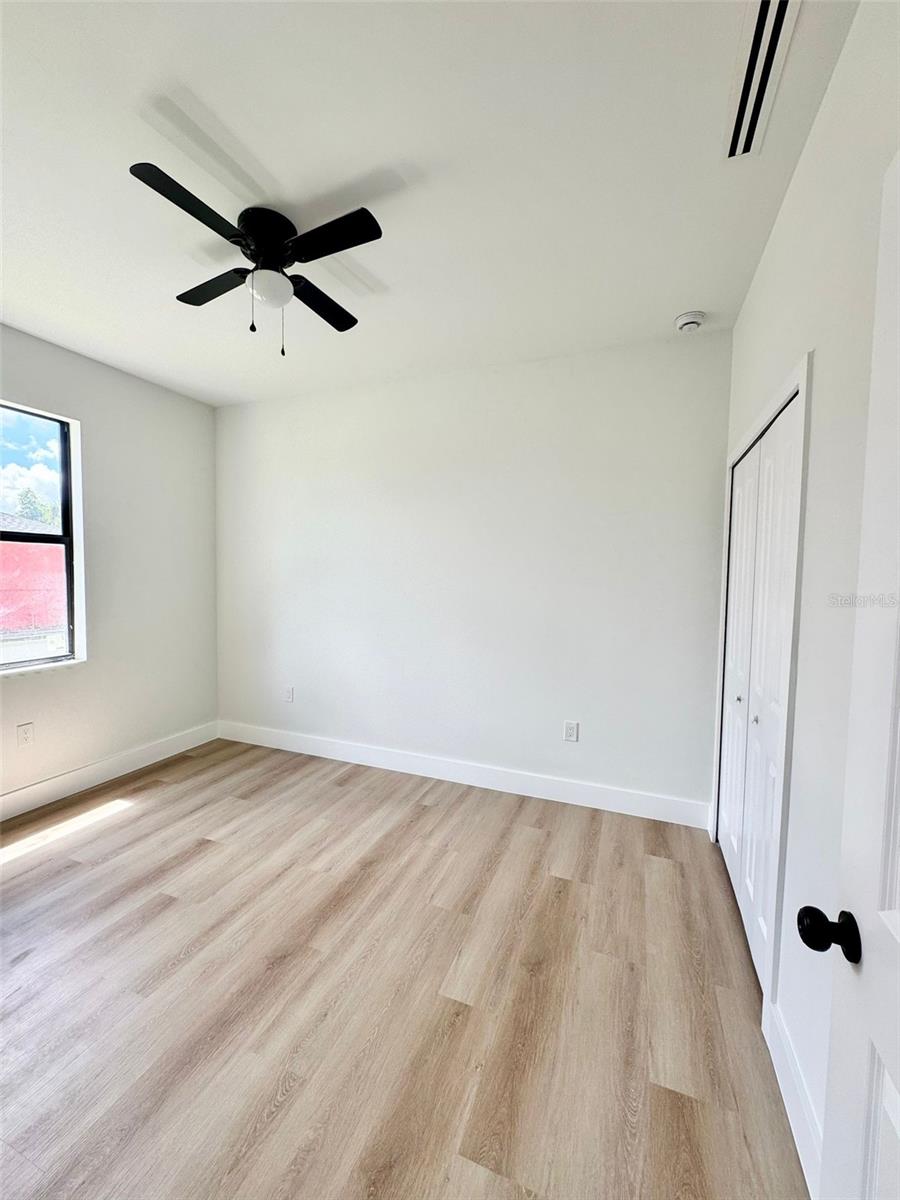 Image 22 of 39 For 1043 Albany Avenue