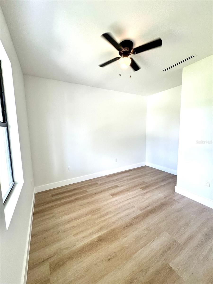 Image 26 of 39 For 1043 Albany Avenue