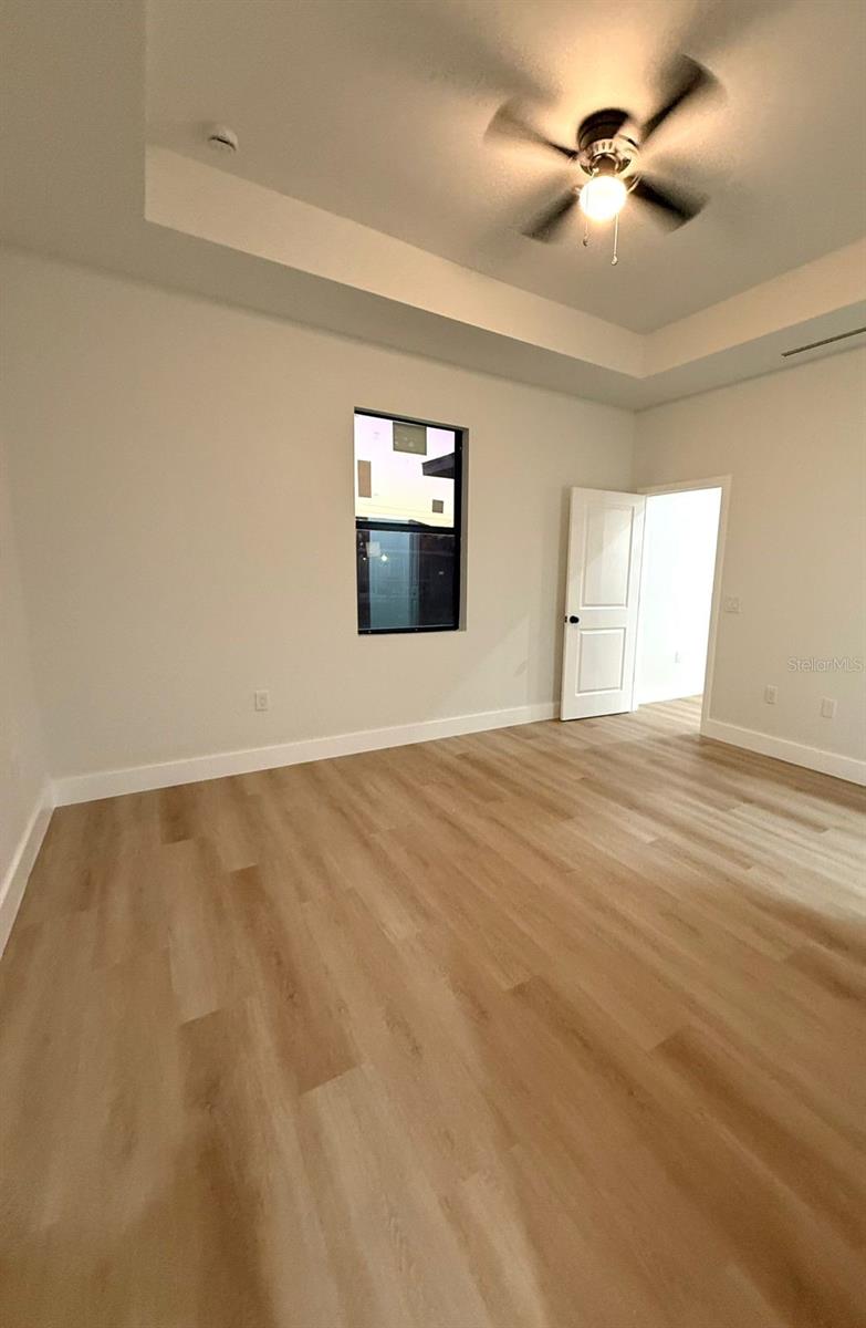 Image 8 of 39 For 1043 Albany Avenue