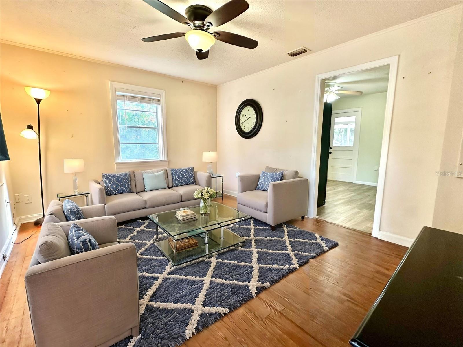 Image 2 of 16 For 916 Wisconsin Avenue