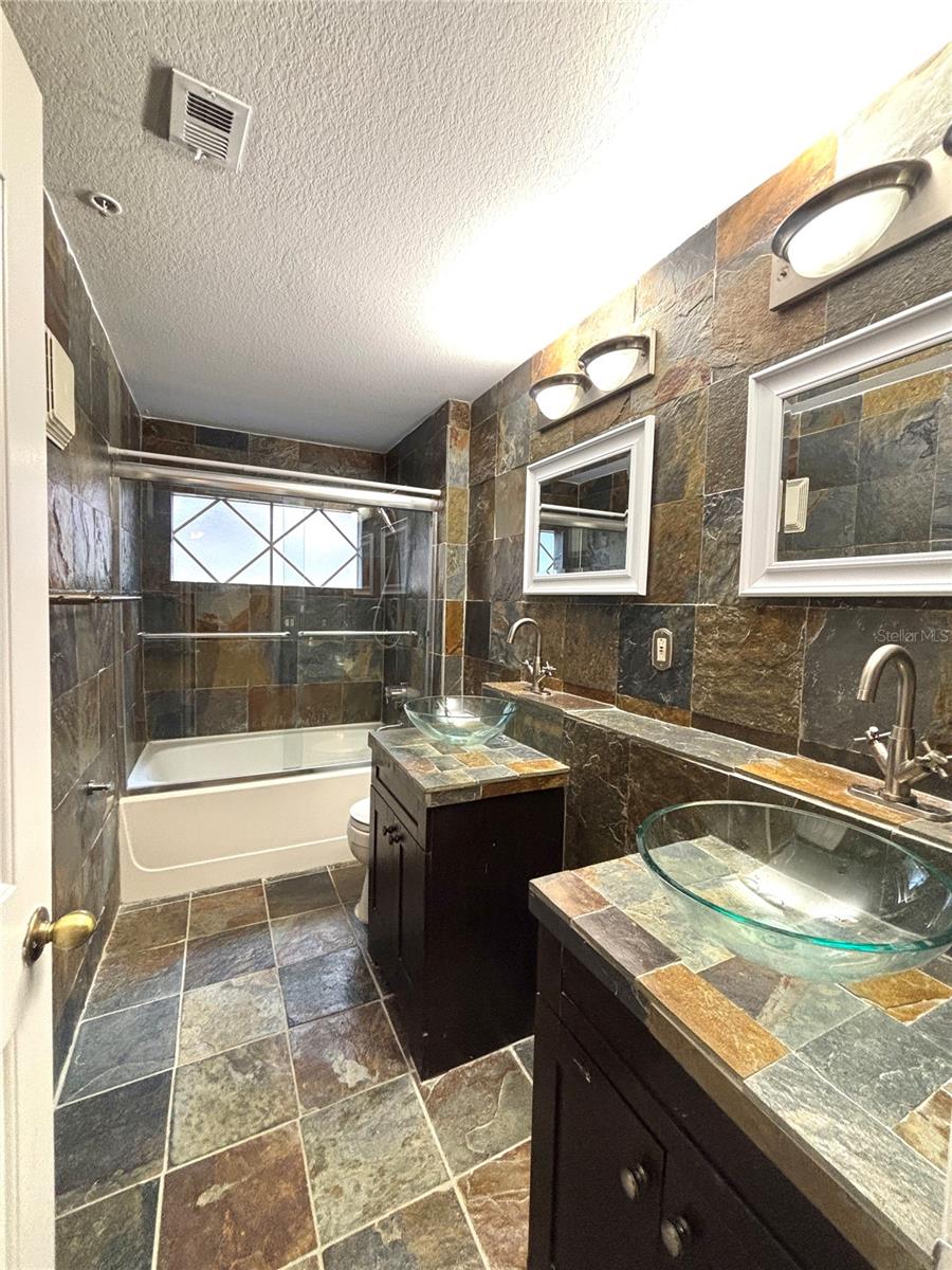 Image 18 of 24 For 1711 Shadow View Circle 1711