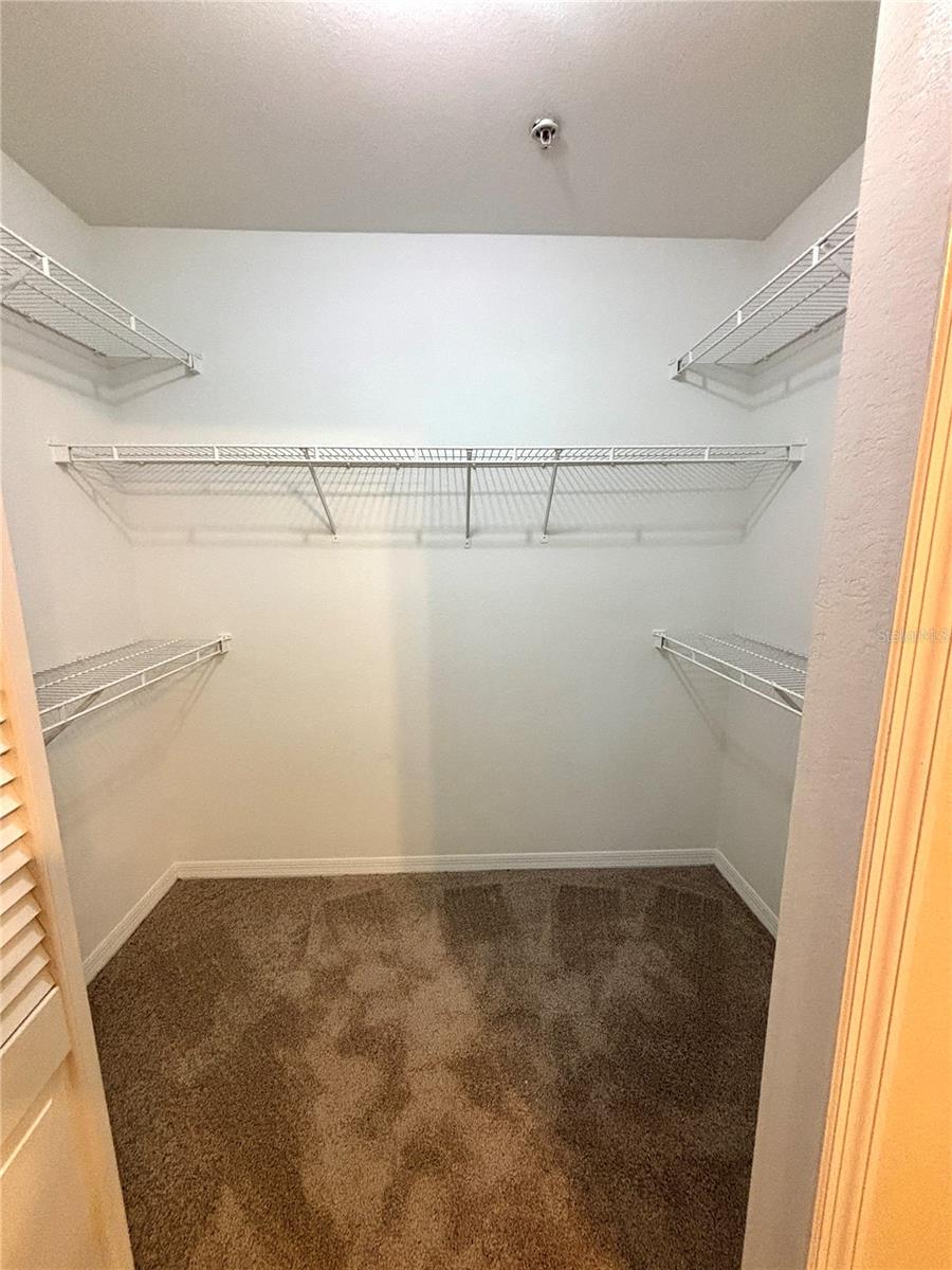 Image 20 of 24 For 1711 Shadow View Circle 1711