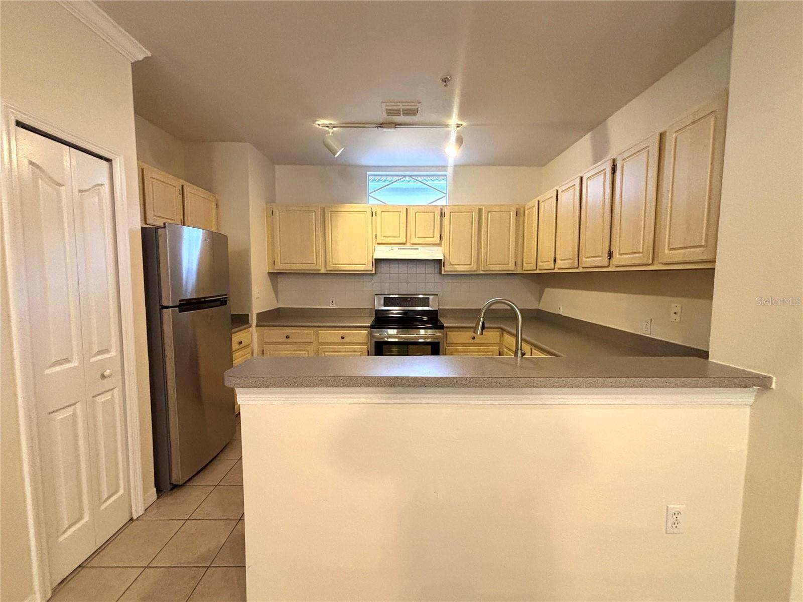 Image 6 of 24 For 1711 Shadow View Circle 1711