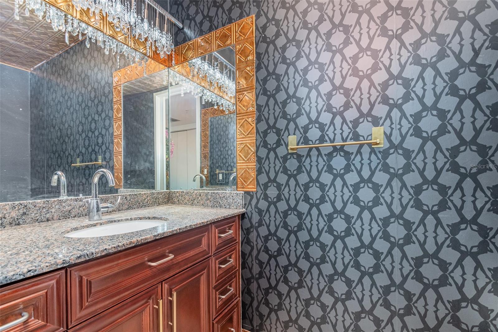 Image 10 of 15 For 150 Robinson Street 425