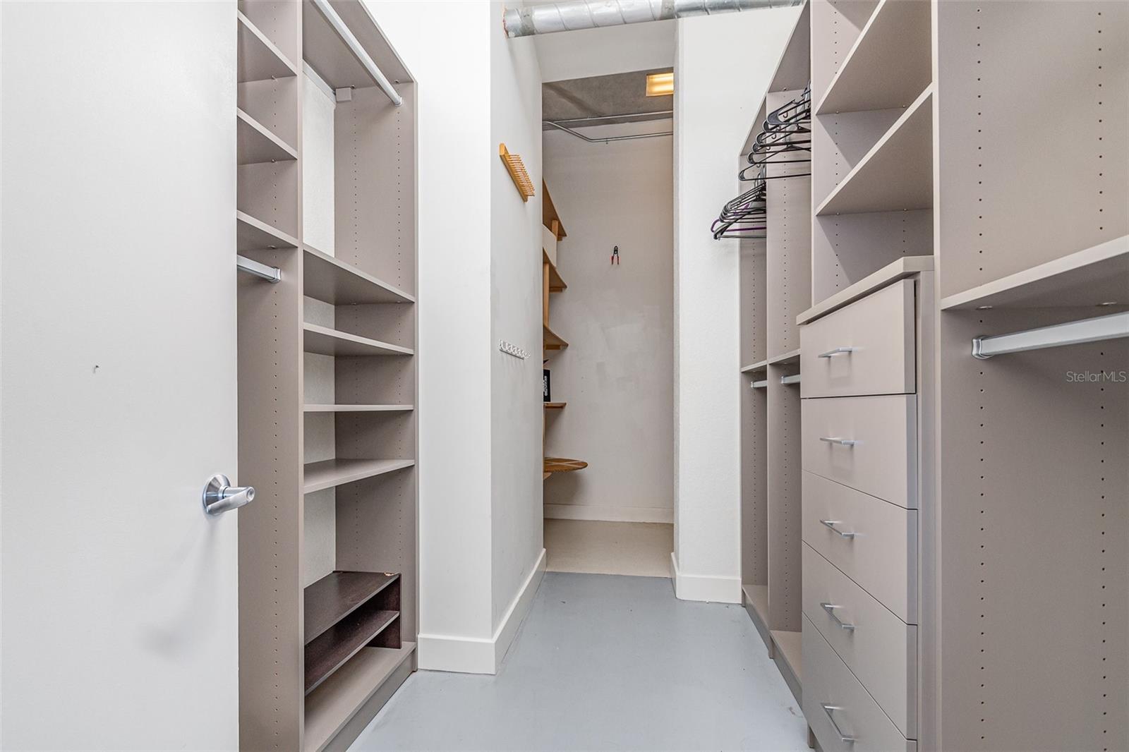 Image 12 of 15 For 150 Robinson Street 425