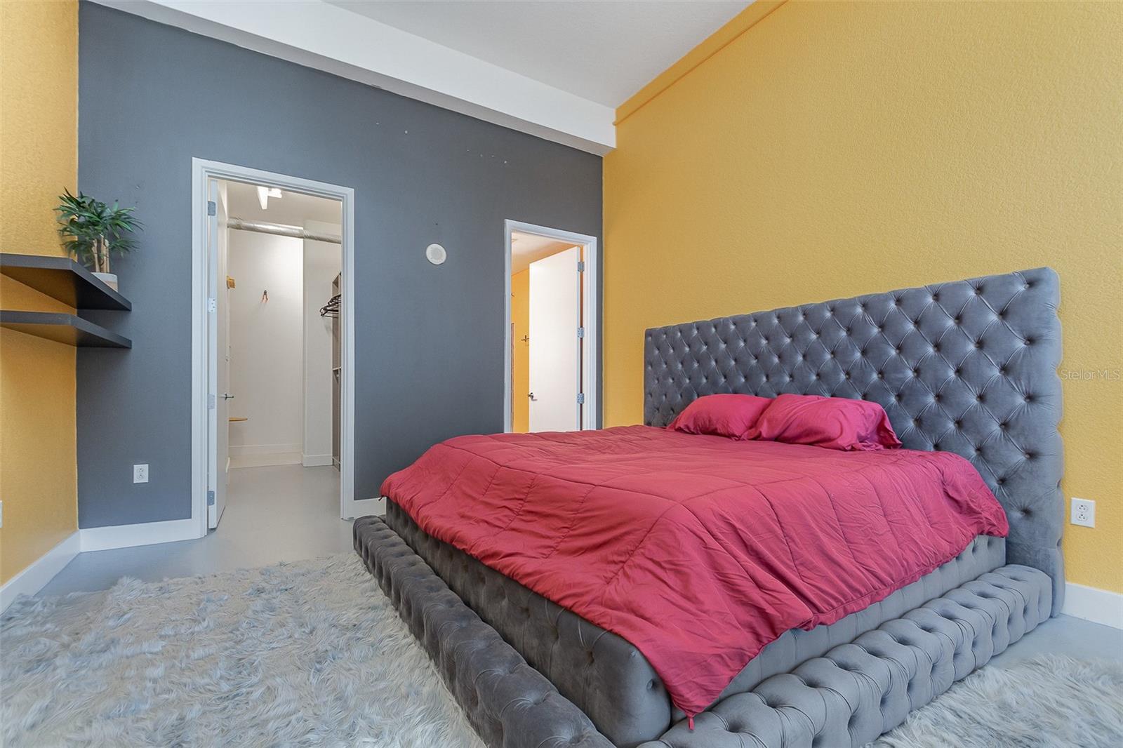 Image 9 of 15 For 150 Robinson Street 425