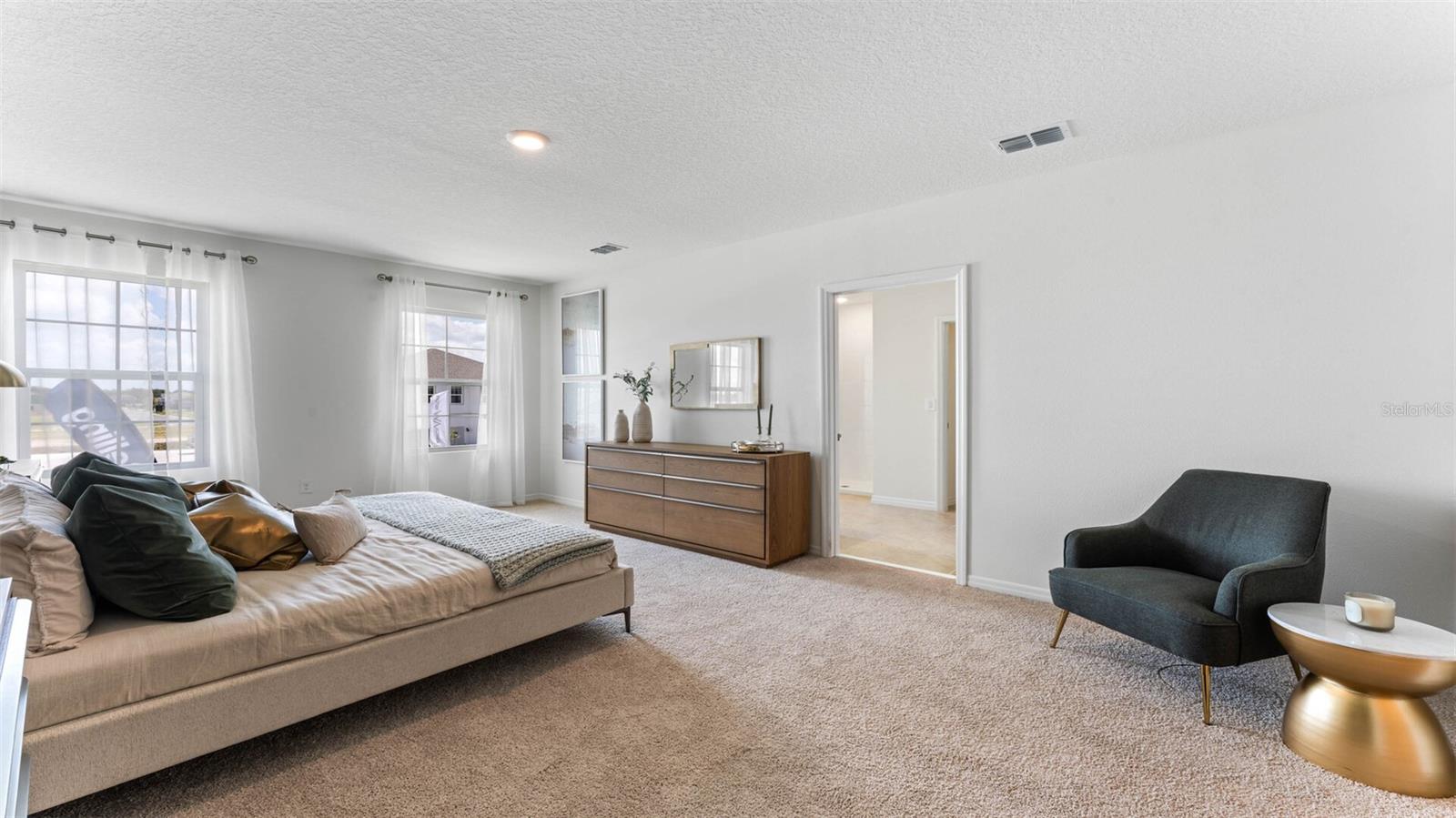 Image 16 of 67 For 2828 House Finch Road