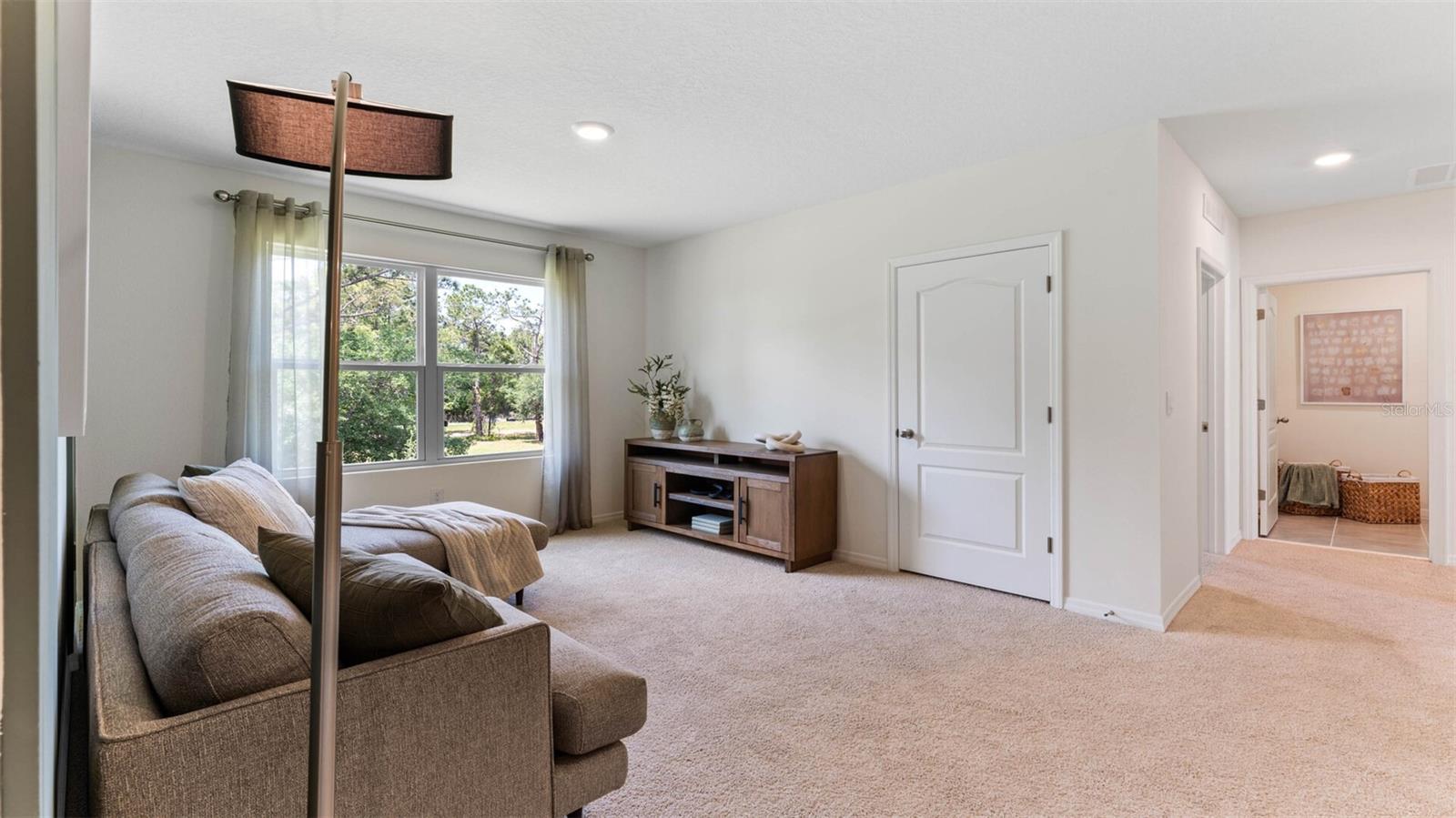 Image 23 of 67 For 2828 House Finch Road