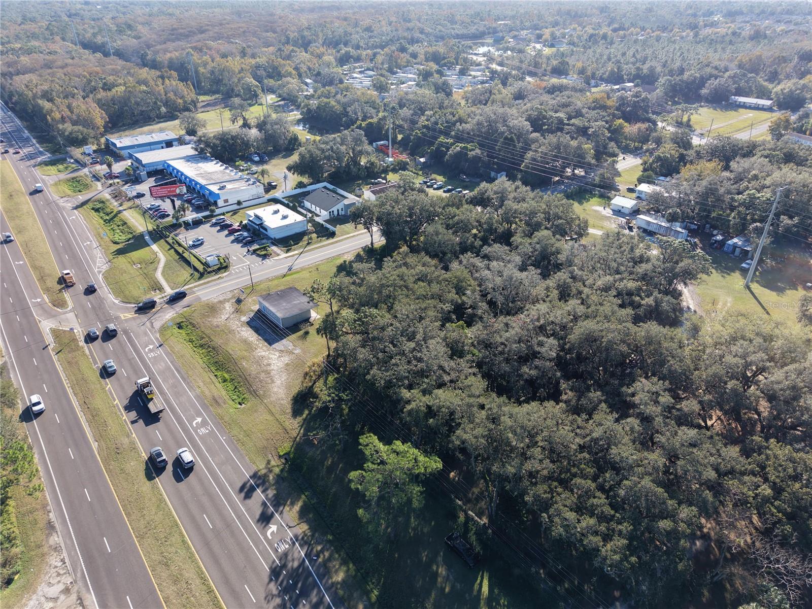 Image 3 of 9 For 15192 E Colonial Dr