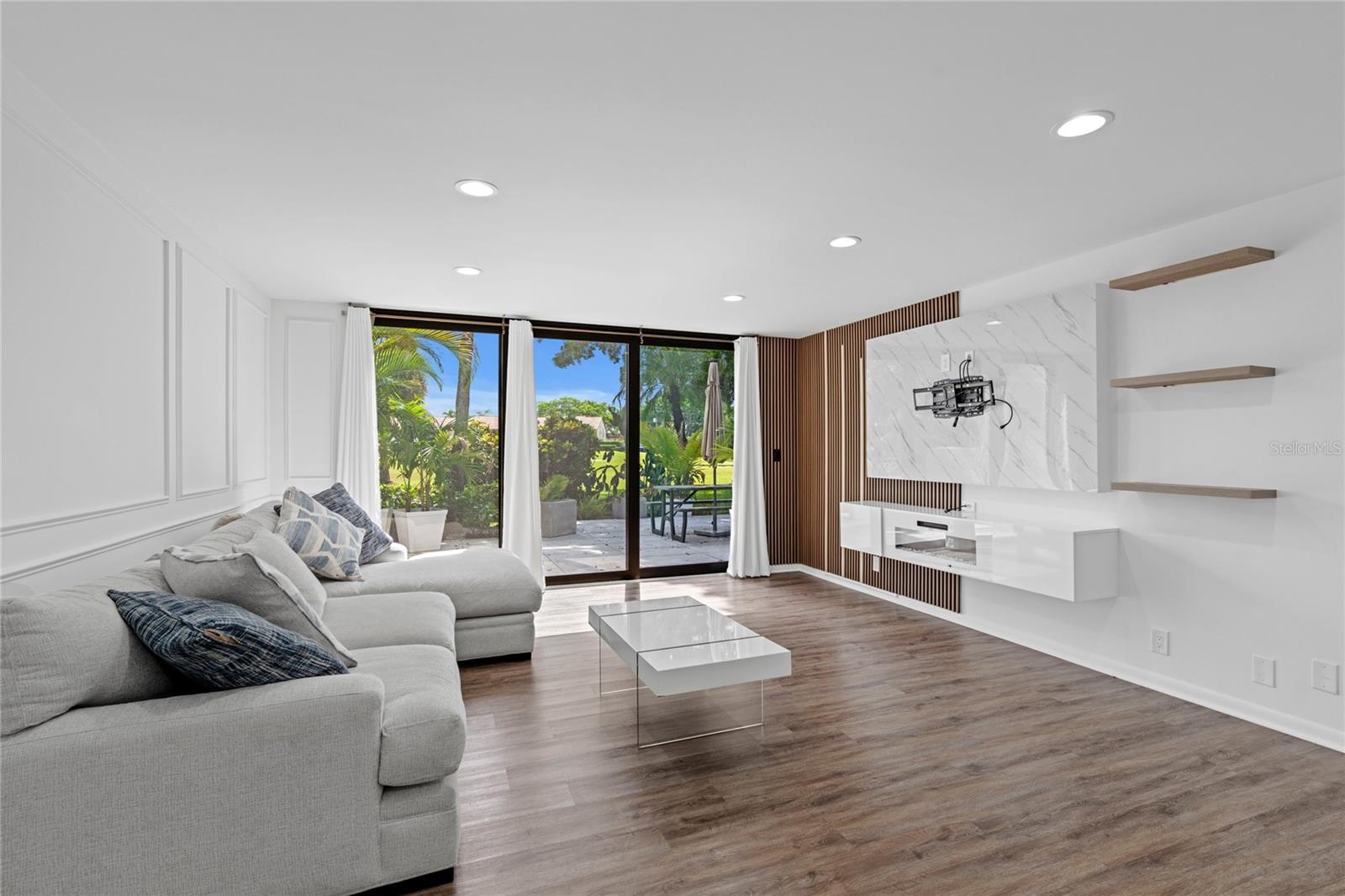 Image 5 of 23 For 4469 Luxemburg Court