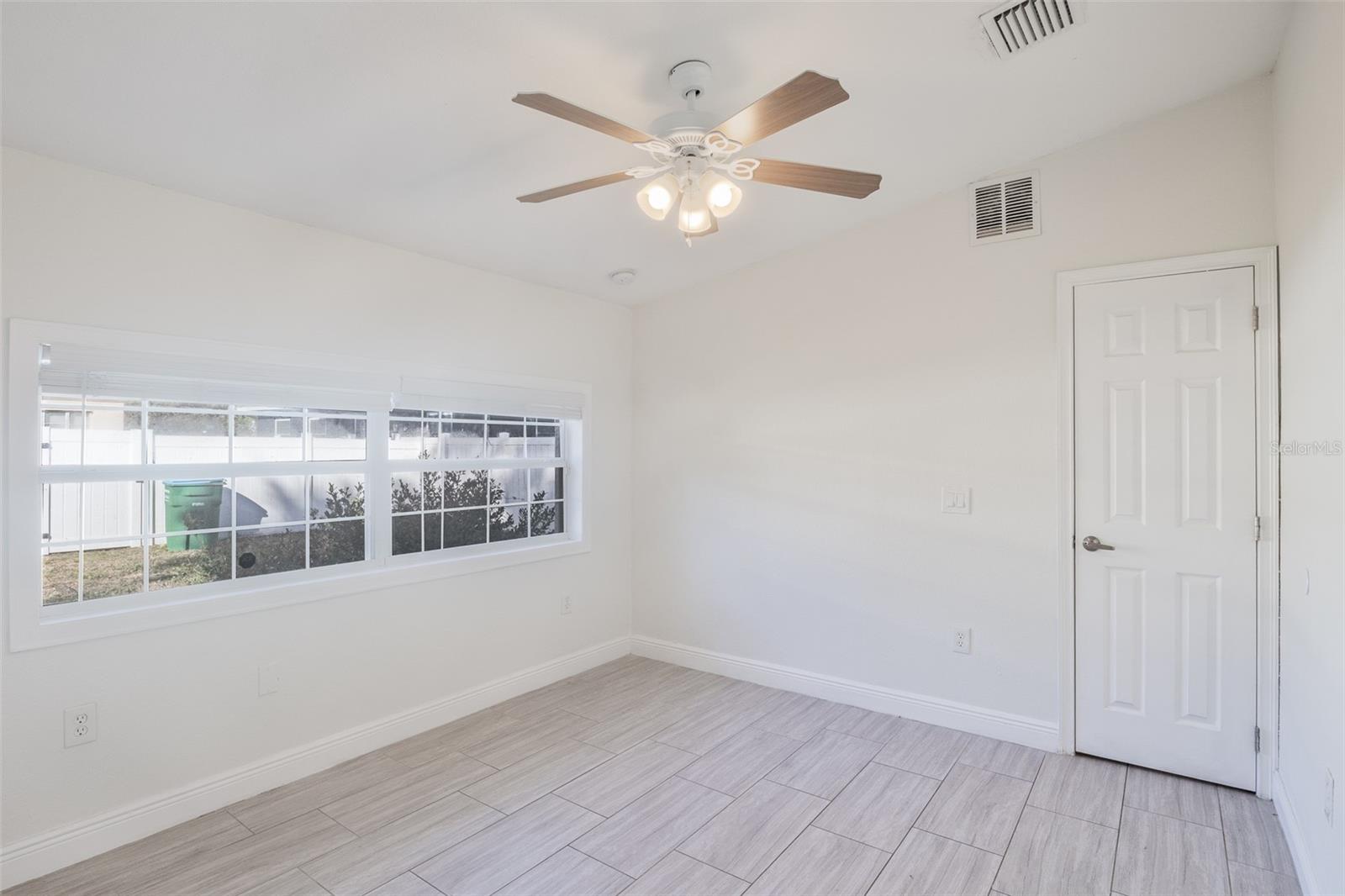 Image 22 of 50 For 350 Phelps Avenue