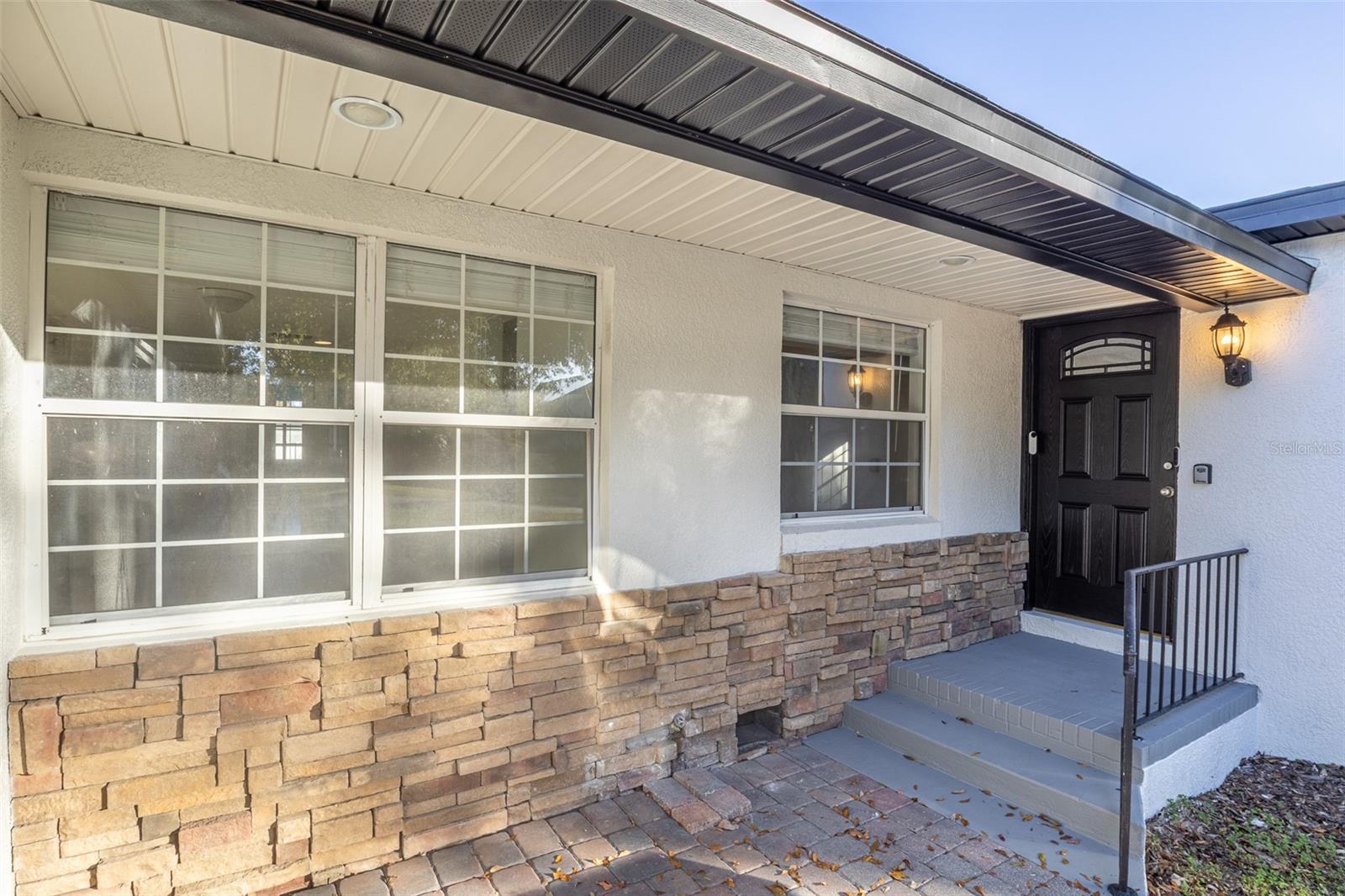 Image 3 of 50 For 350 Phelps Avenue