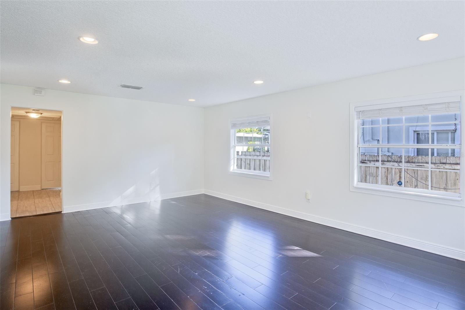 Image 5 of 50 For 350 Phelps Avenue