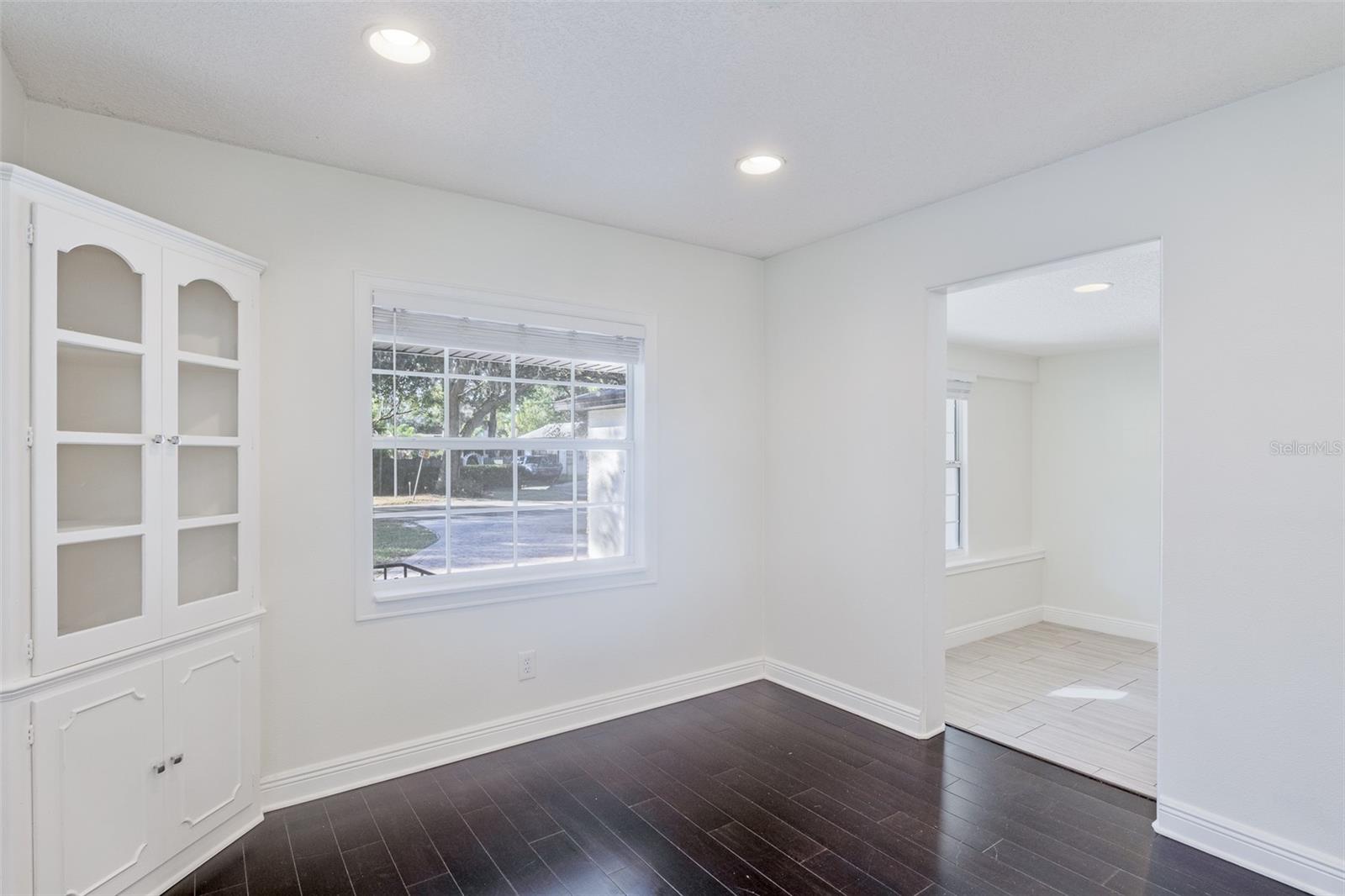 Image 9 of 50 For 350 Phelps Avenue