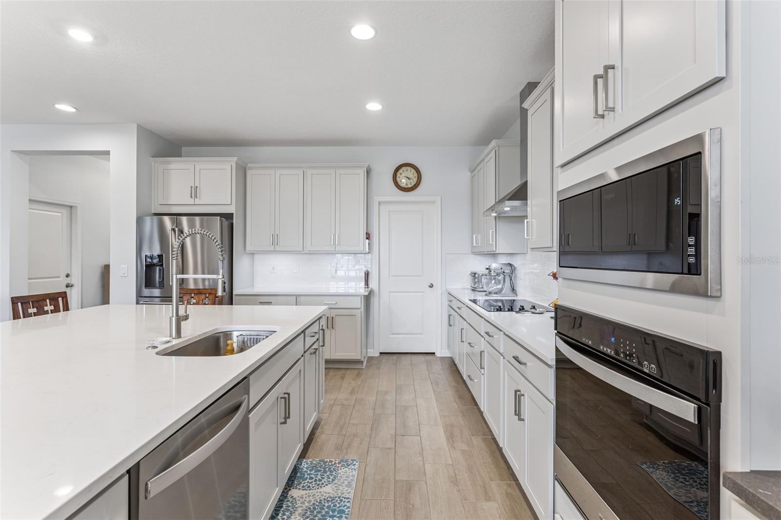 Image 10 of 39 For 594 Via Bella Court