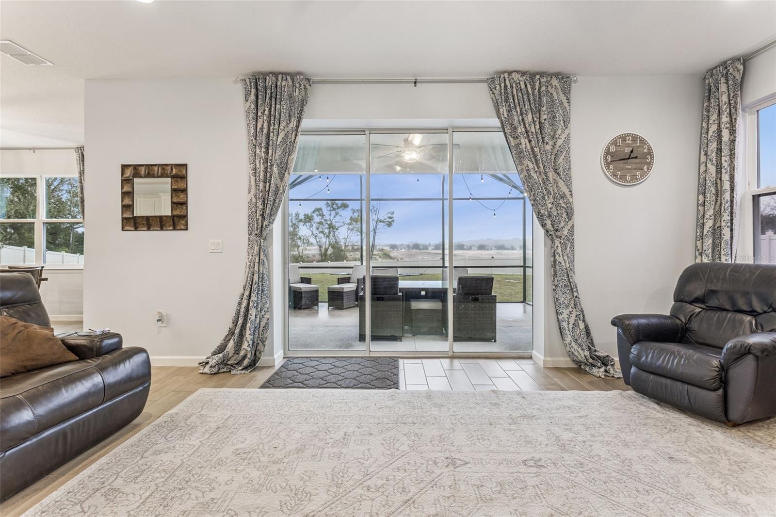 Image 13 of 39 For 594 Via Bella Court