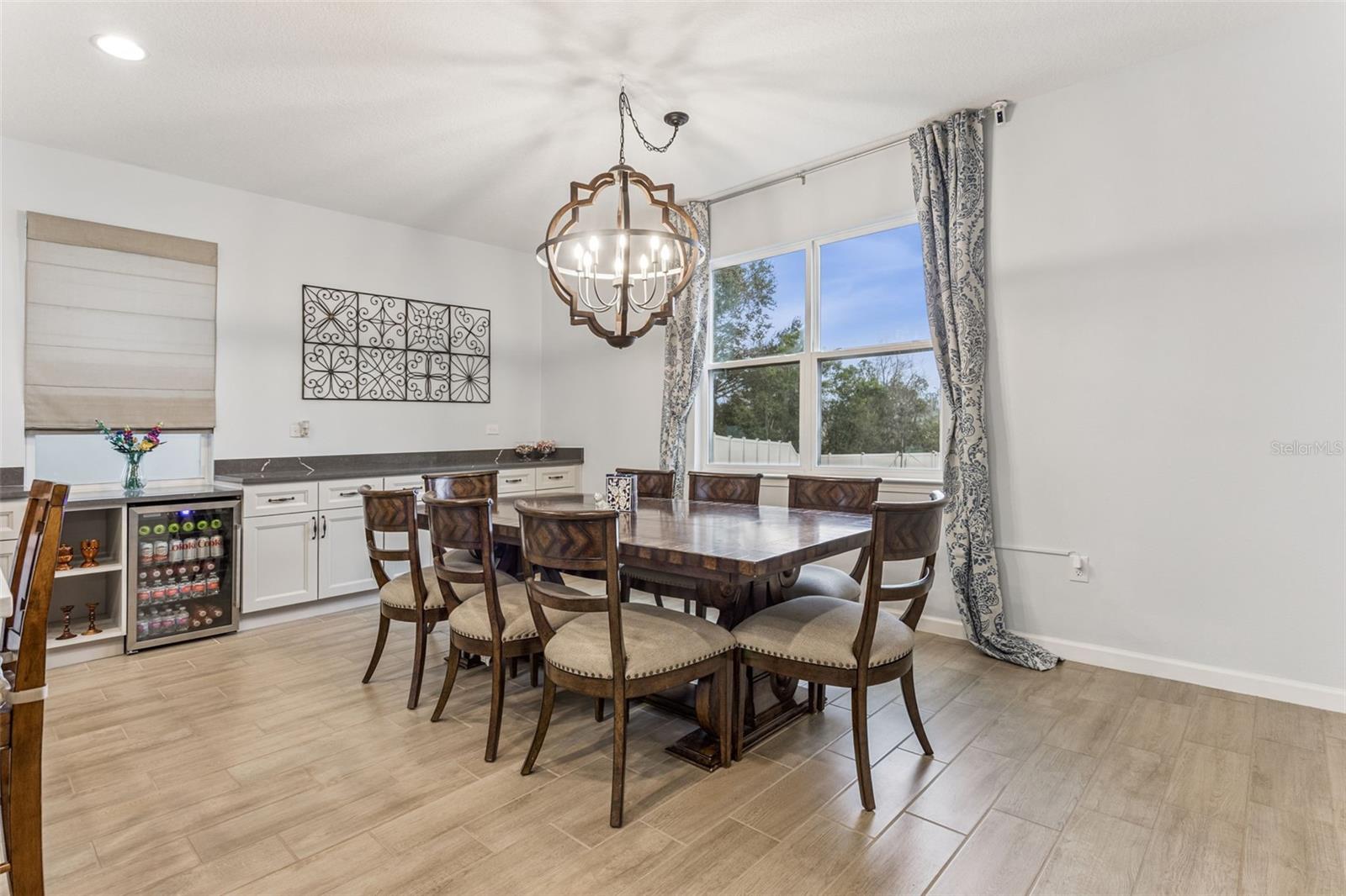 Image 14 of 39 For 594 Via Bella Court