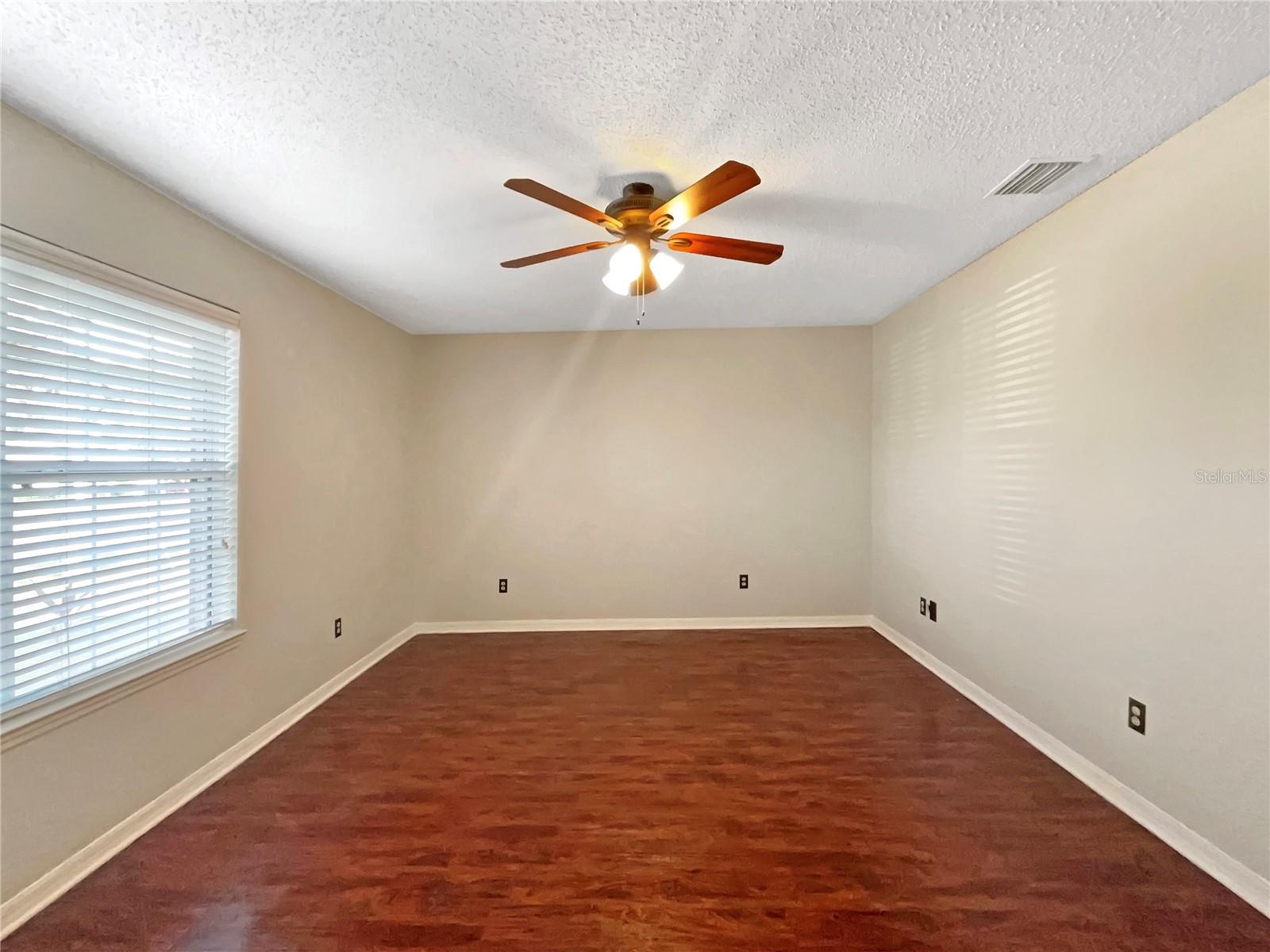 Image 21 of 27 For 13 Buffalo View Lane