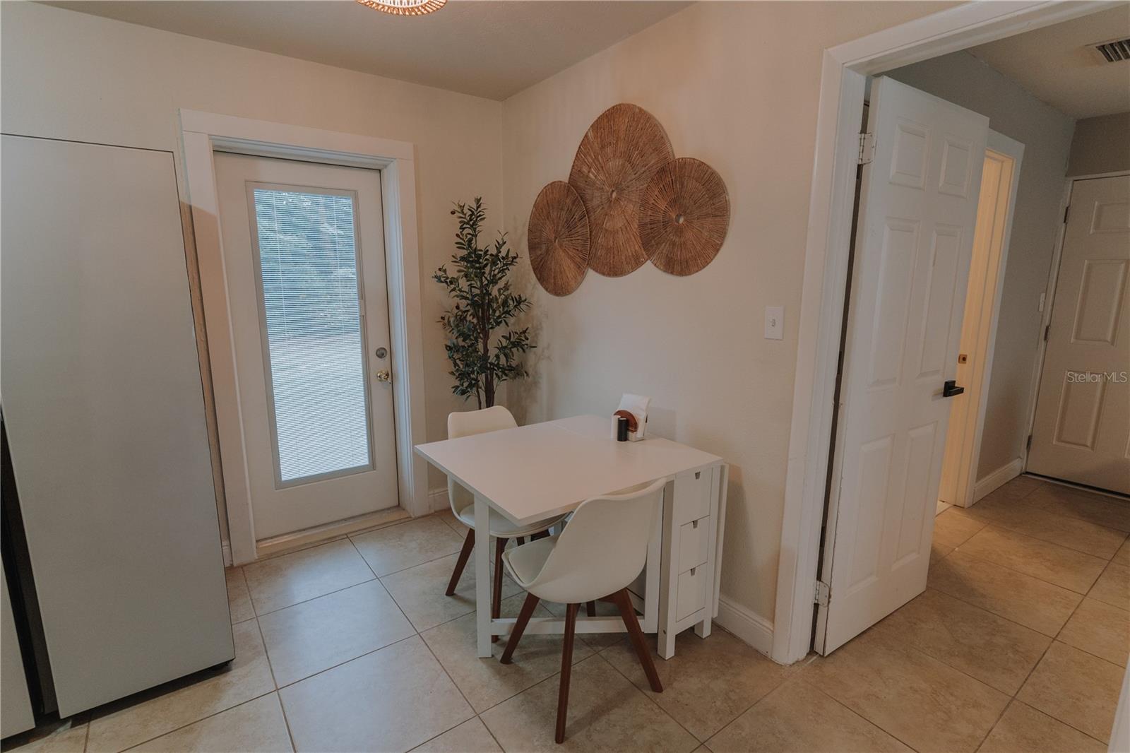 Image 14 of 49 For 231 Abbott Avenue