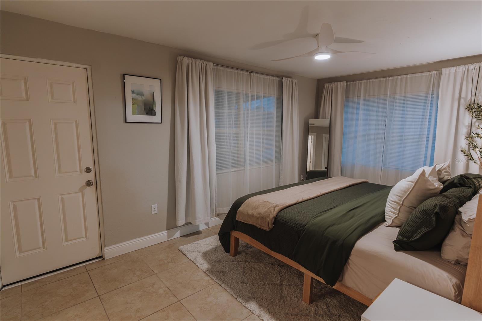 Image 17 of 49 For 231 Abbott Avenue